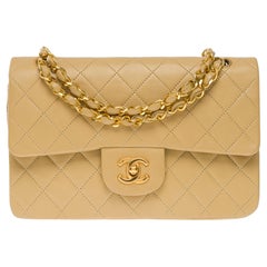 Chanel Timeless 23 cm double flap shoulder bag in beige quilted lambskin, GHW