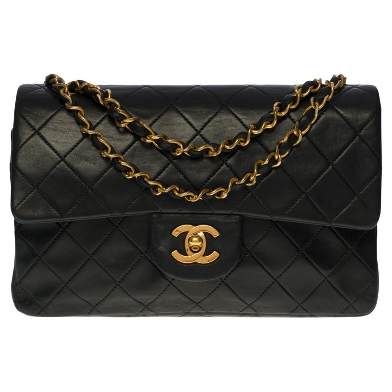 Chanel Timeless 23 cm double flap shoulder bag in black quilted