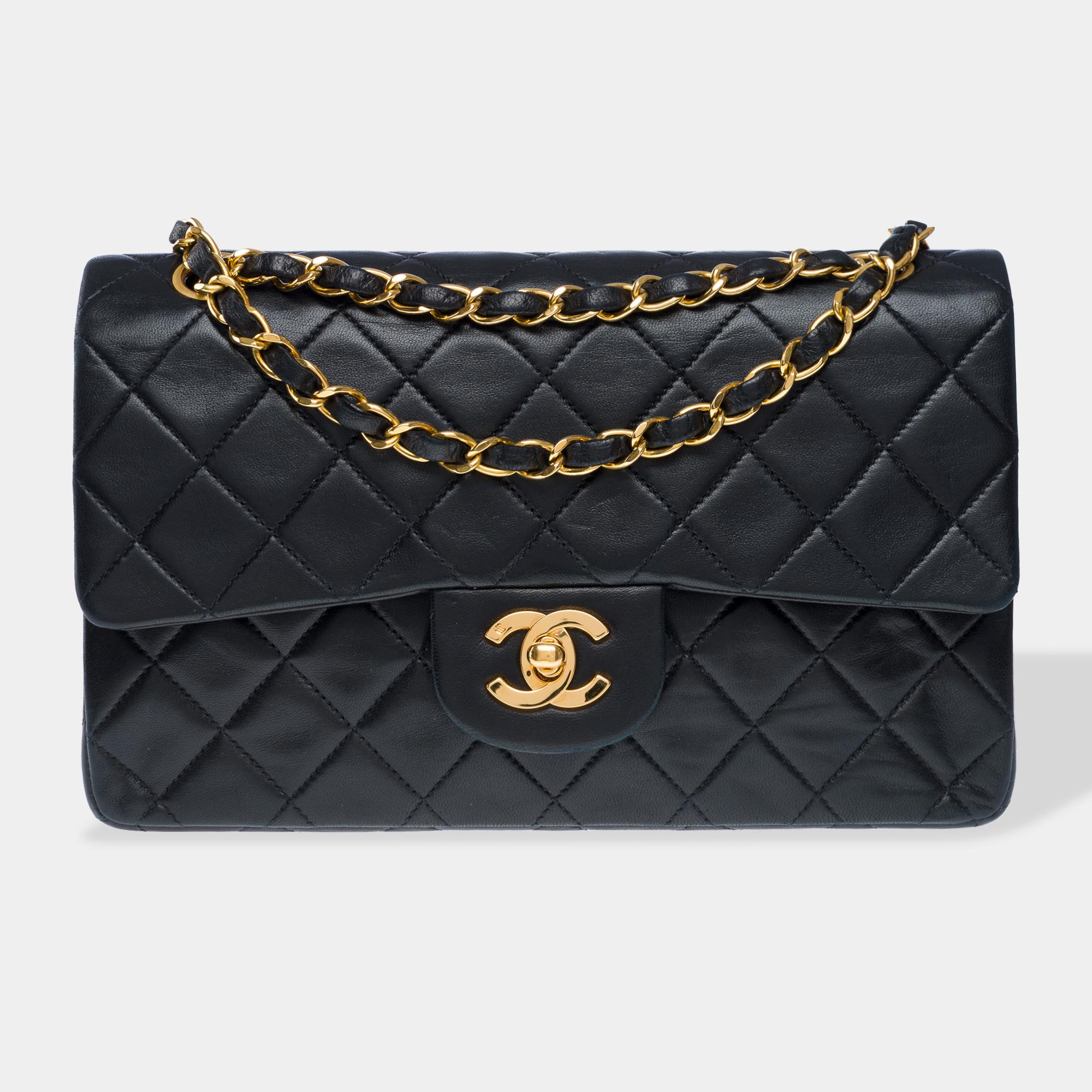 Chanel Timeless 23 double flap shoulder bag in Black Quilted Lambskin, GHW In Good Condition For Sale In Paris, IDF