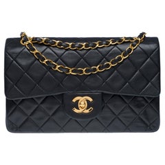 Chanel Timeless 23, borsa a tracolla con doppia patta in pelle di agnello trapuntata nera, GHW