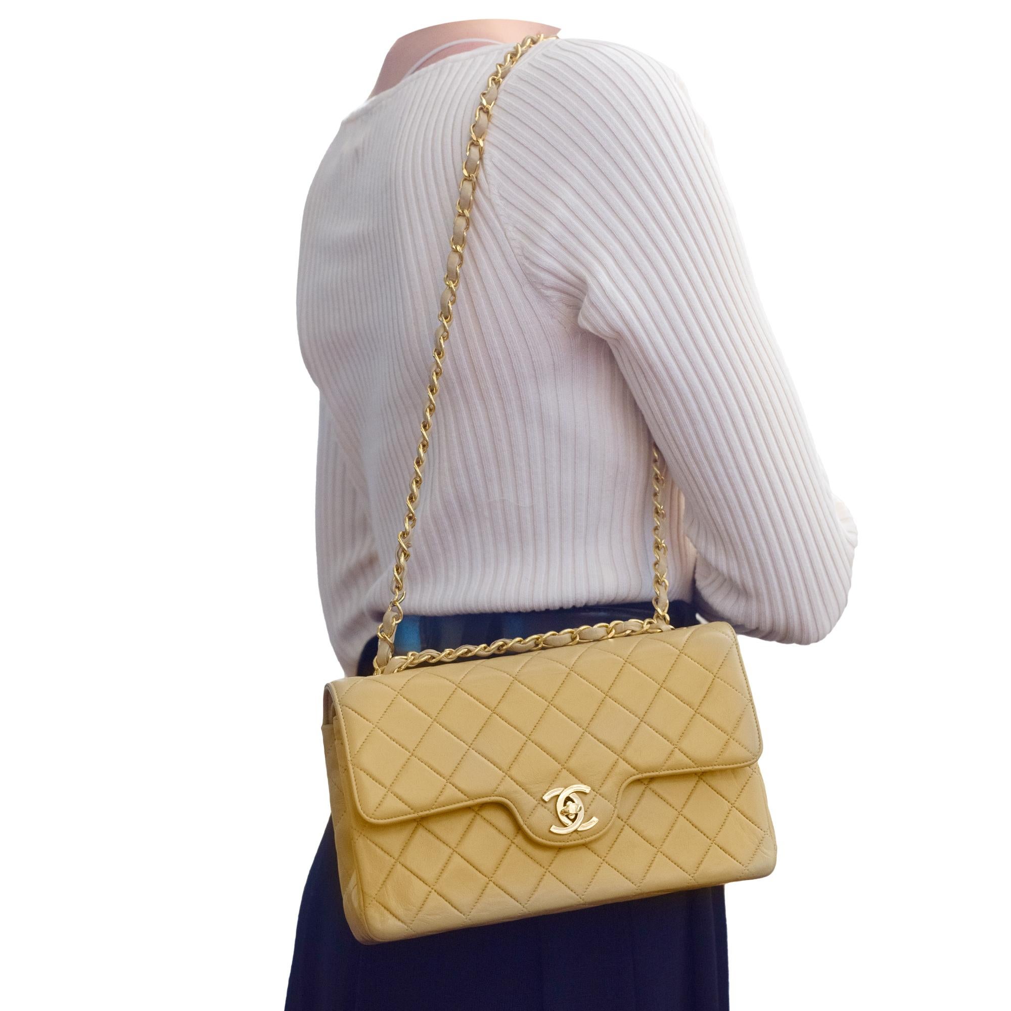 Chanel Timeless 23cm double flap shoulder bag in beige quilted lambskin, GHW 8
