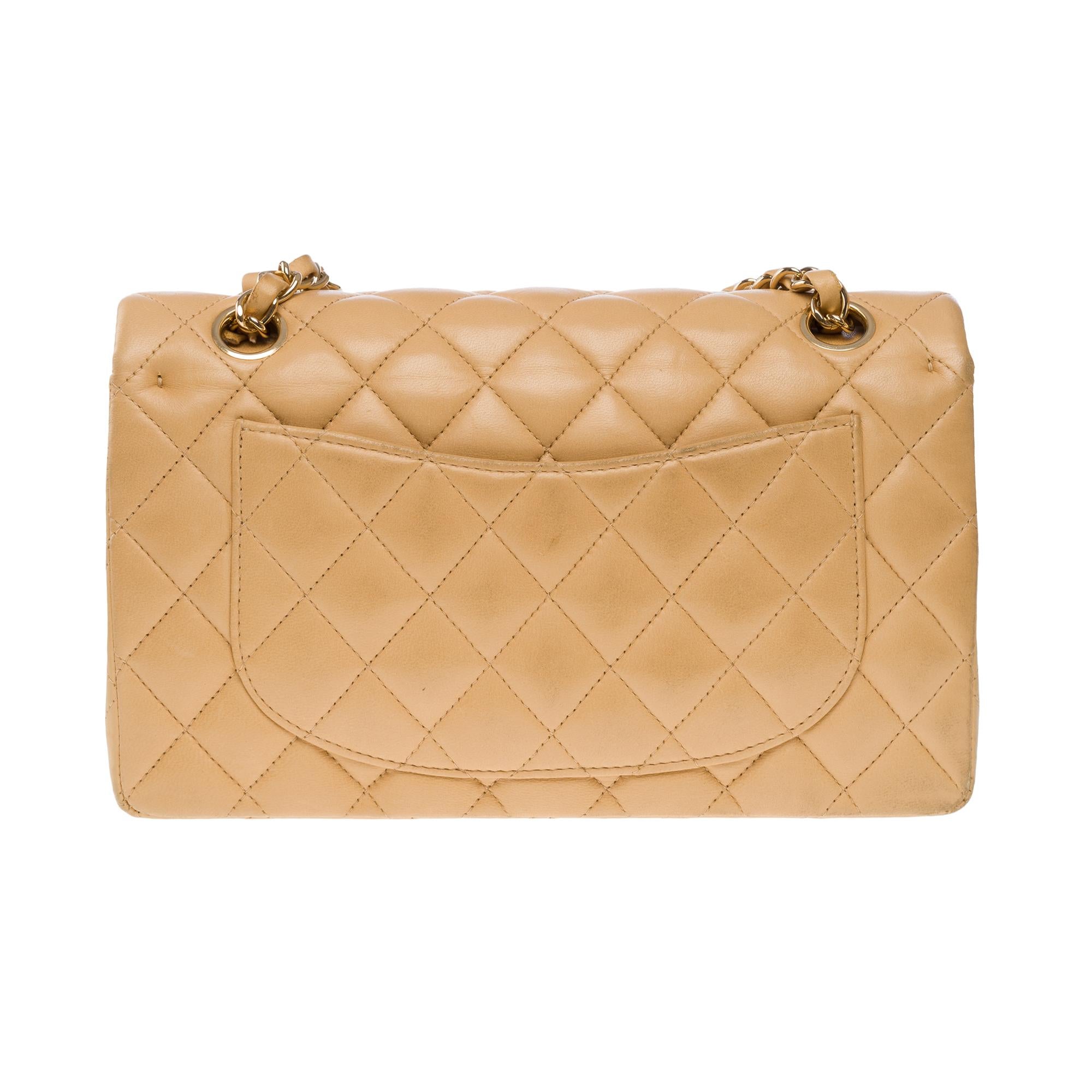 Women's Chanel Timeless 23cm double flap shoulder bag in beige quilted lambskin, GHW For Sale
