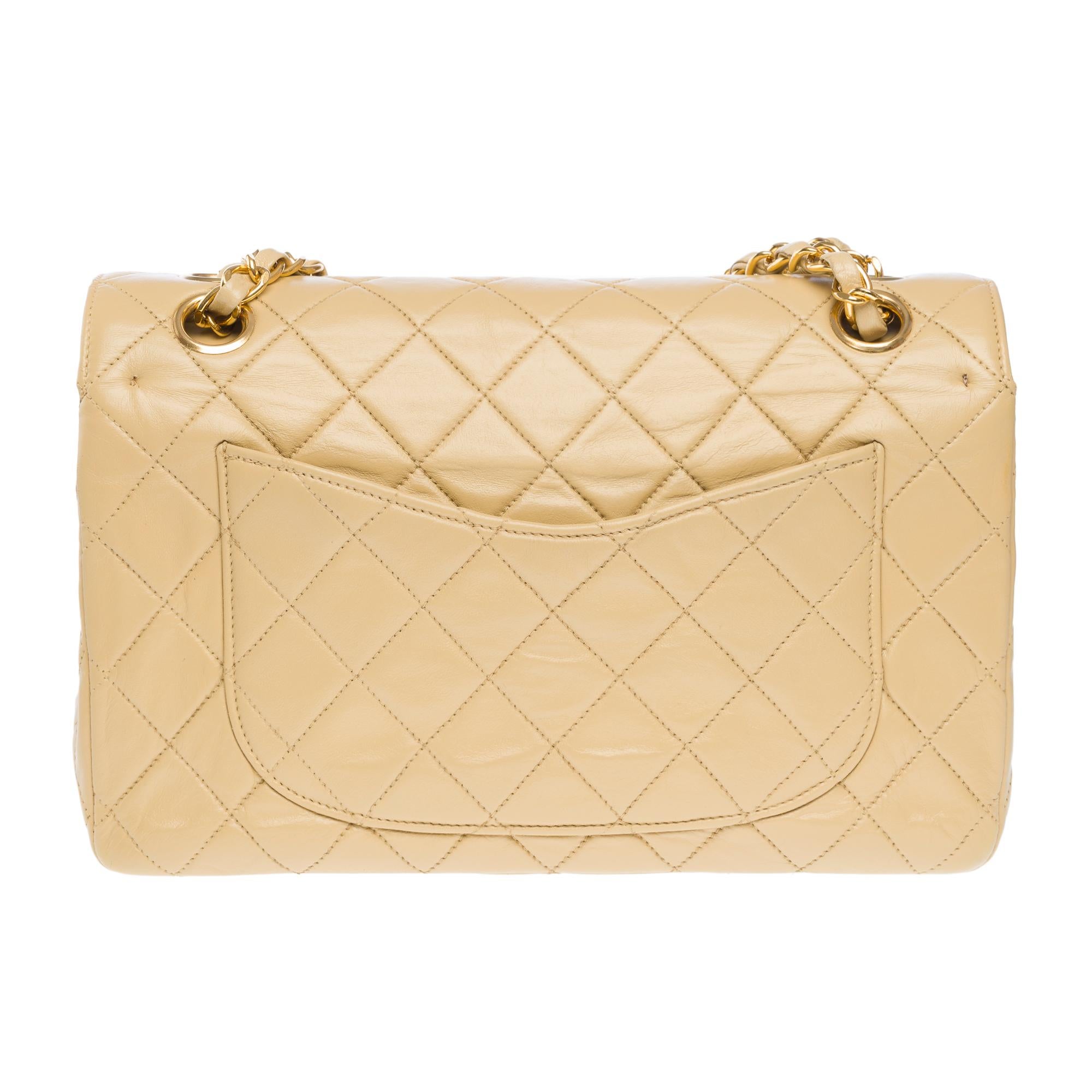 Chanel Timeless 23cm double flap shoulder bag in beige quilted lambskin, GHW In Good Condition In Paris, IDF
