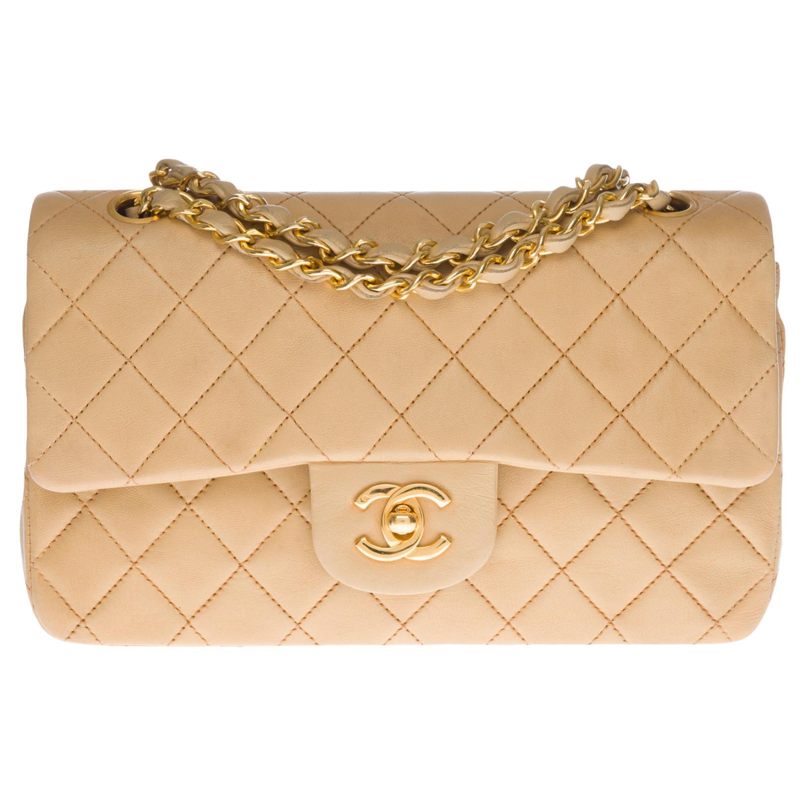 Chanel Timeless 23cm double flap Shoulder bag in Beige quilted lambskin, GHW