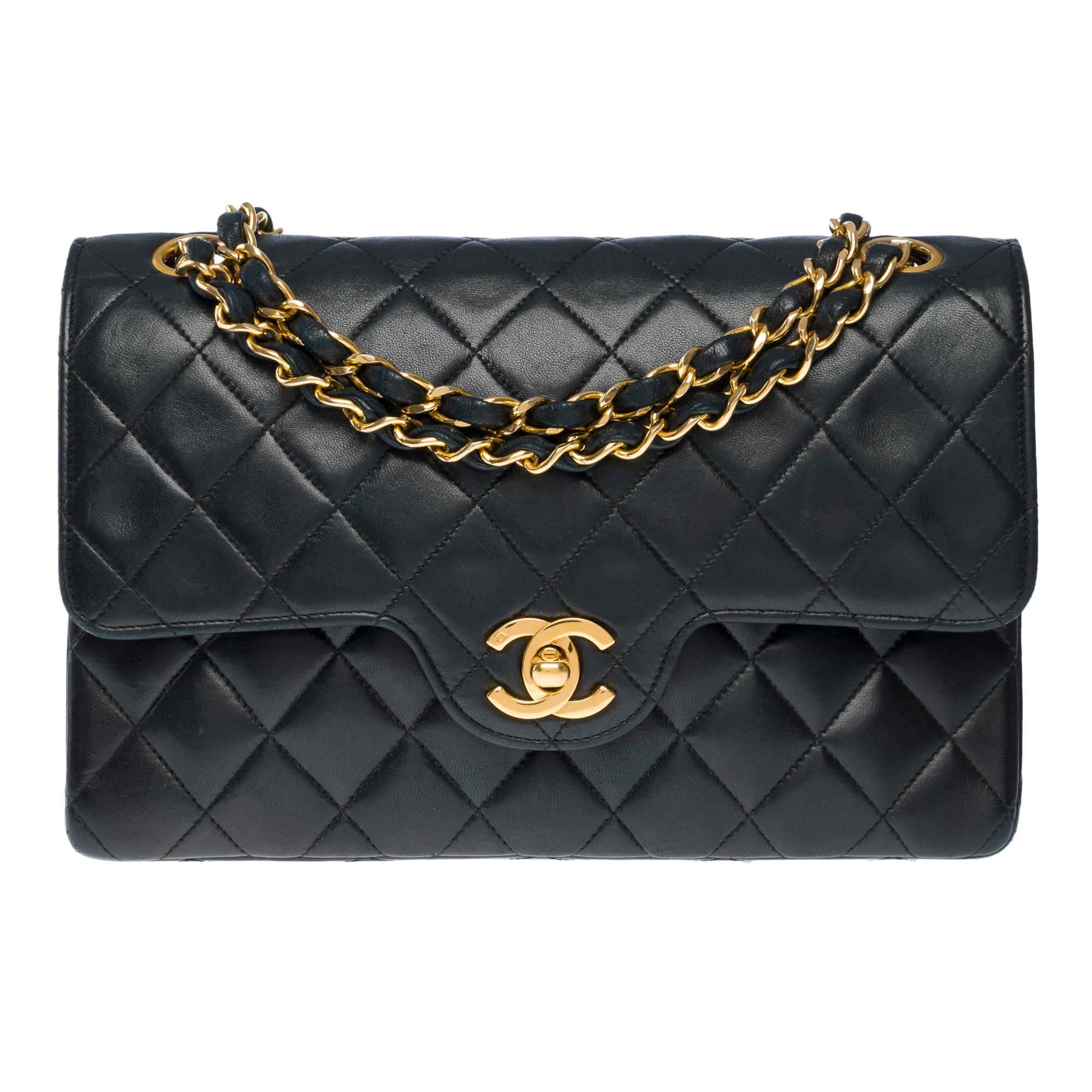 Chanel Timeless 23cm double flap shoulder bag in black quilted lambskin, GHW In Good Condition In Paris, IDF