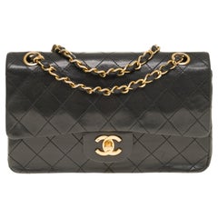 Chanel Timeless 23cm double flap Shoulder bag in black quilted lambskin, GHW