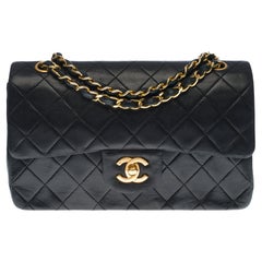 Chanel Timeless 23cm double flap Shoulder bag in Black quilted lambskin, GHW