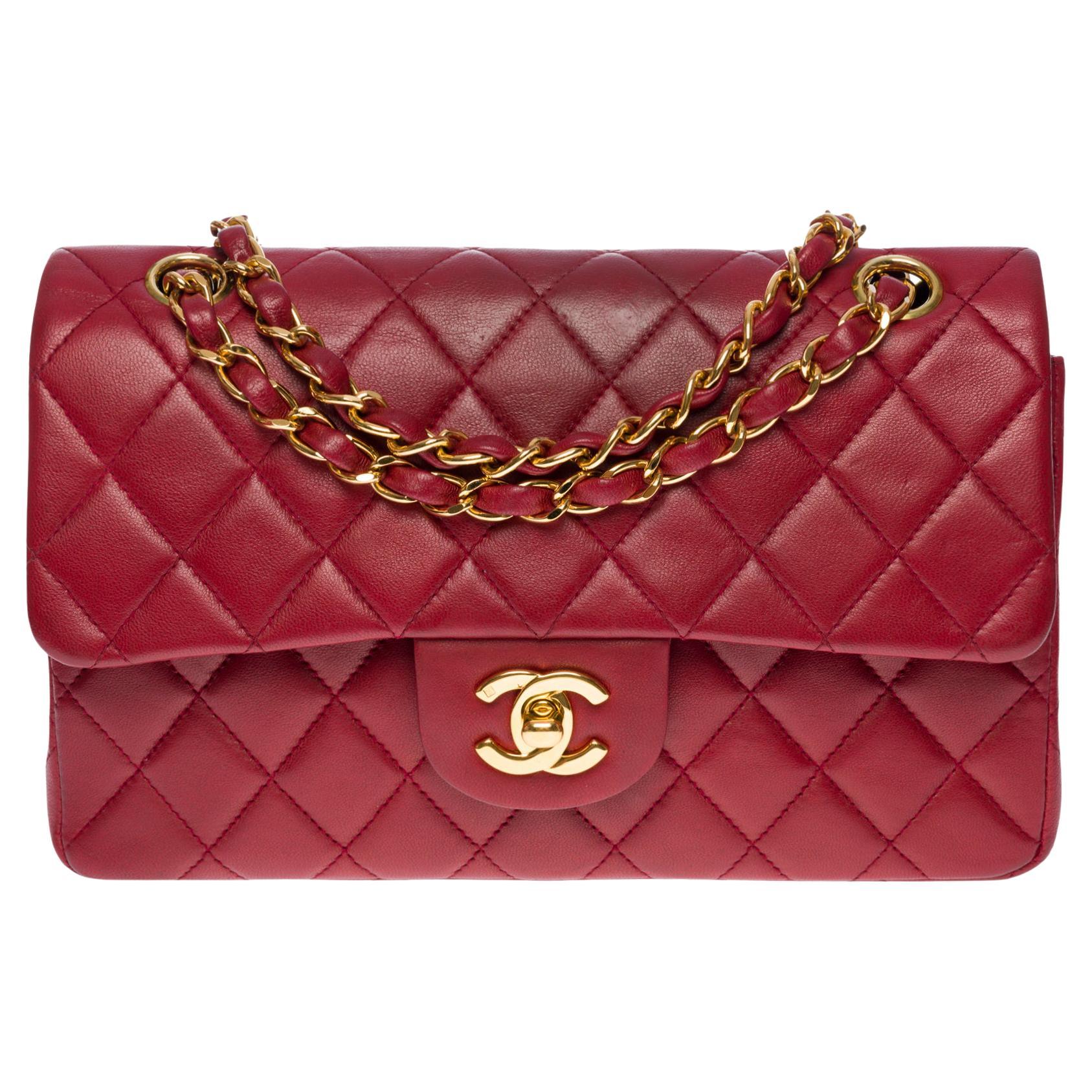 Chanel Timeless 23cm double flap Shoulder bag in red quilted lambskin, GHW