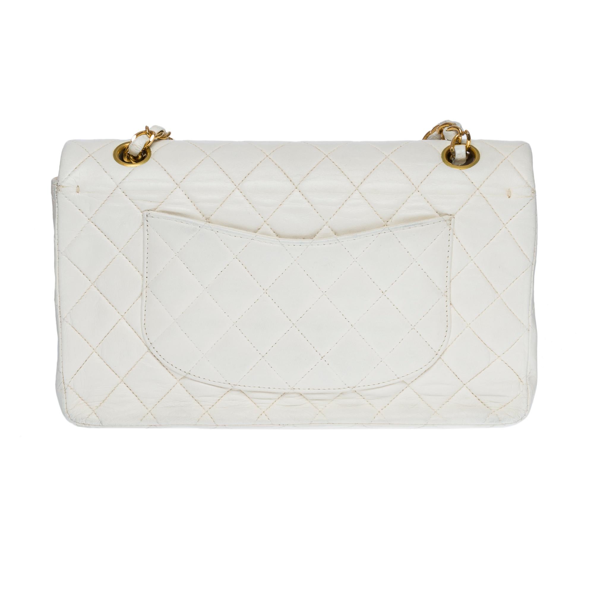 Chanel Timeless 23cm double flap Shoulder bag in White quilted lambskin, GHW In Good Condition In Paris, IDF