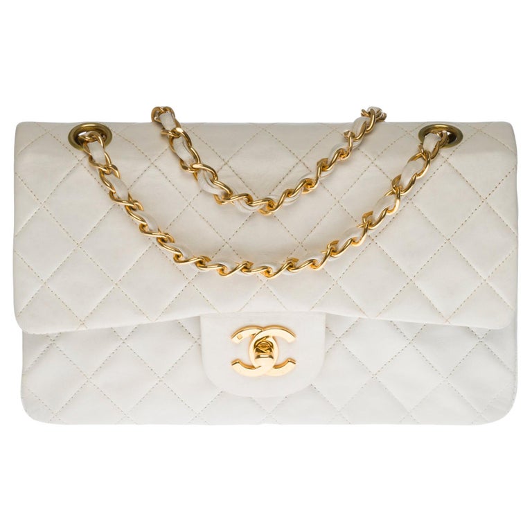 Chanel Timeless 23cm double flap Shoulder bag in White quilted