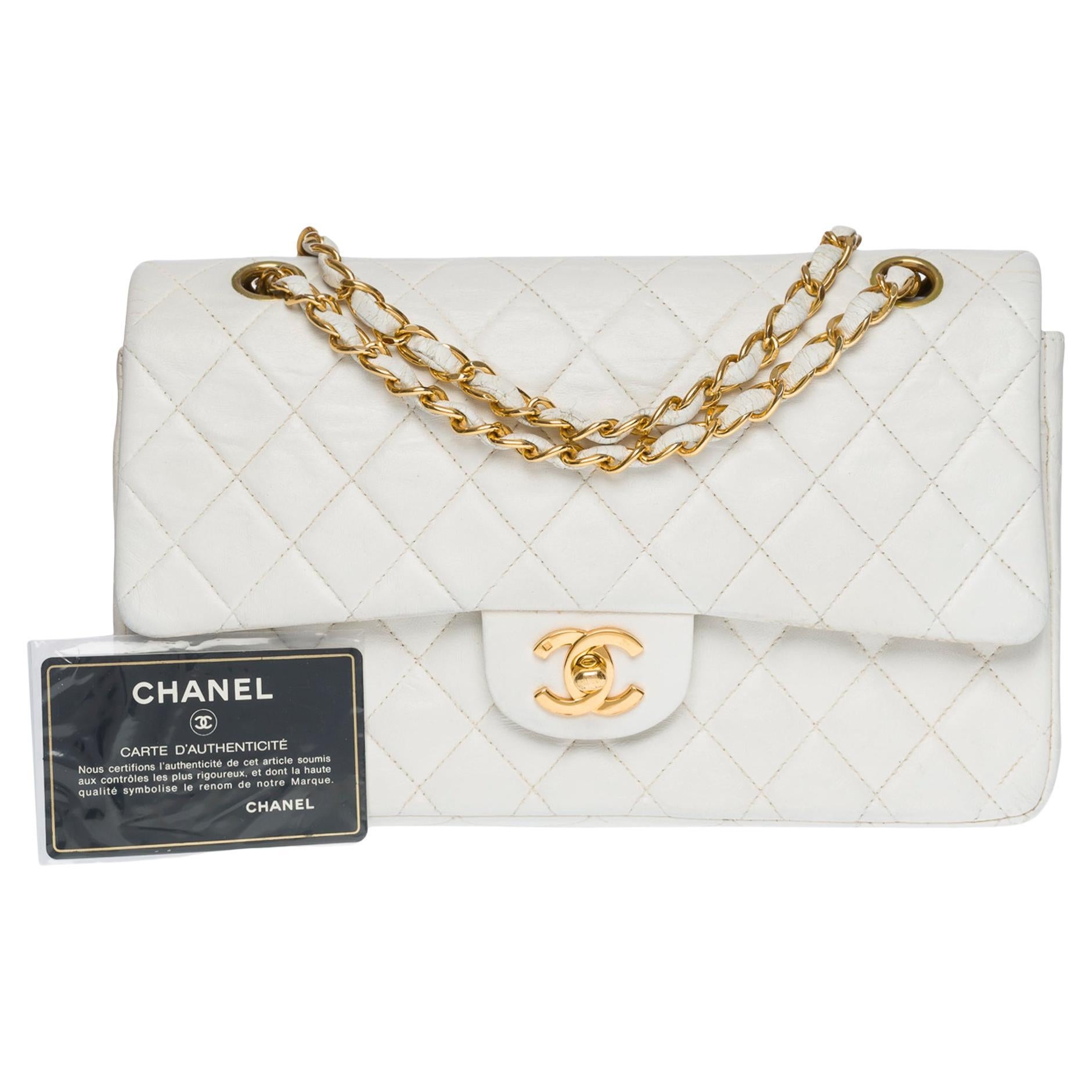 Chanel Timeless 23cm double flap Shoulder bag in White quilted lambskin, GHW