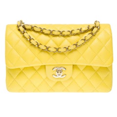 Chanel Timeless 23cm shoulder bag in Yellow quilted caviar leather , CHW