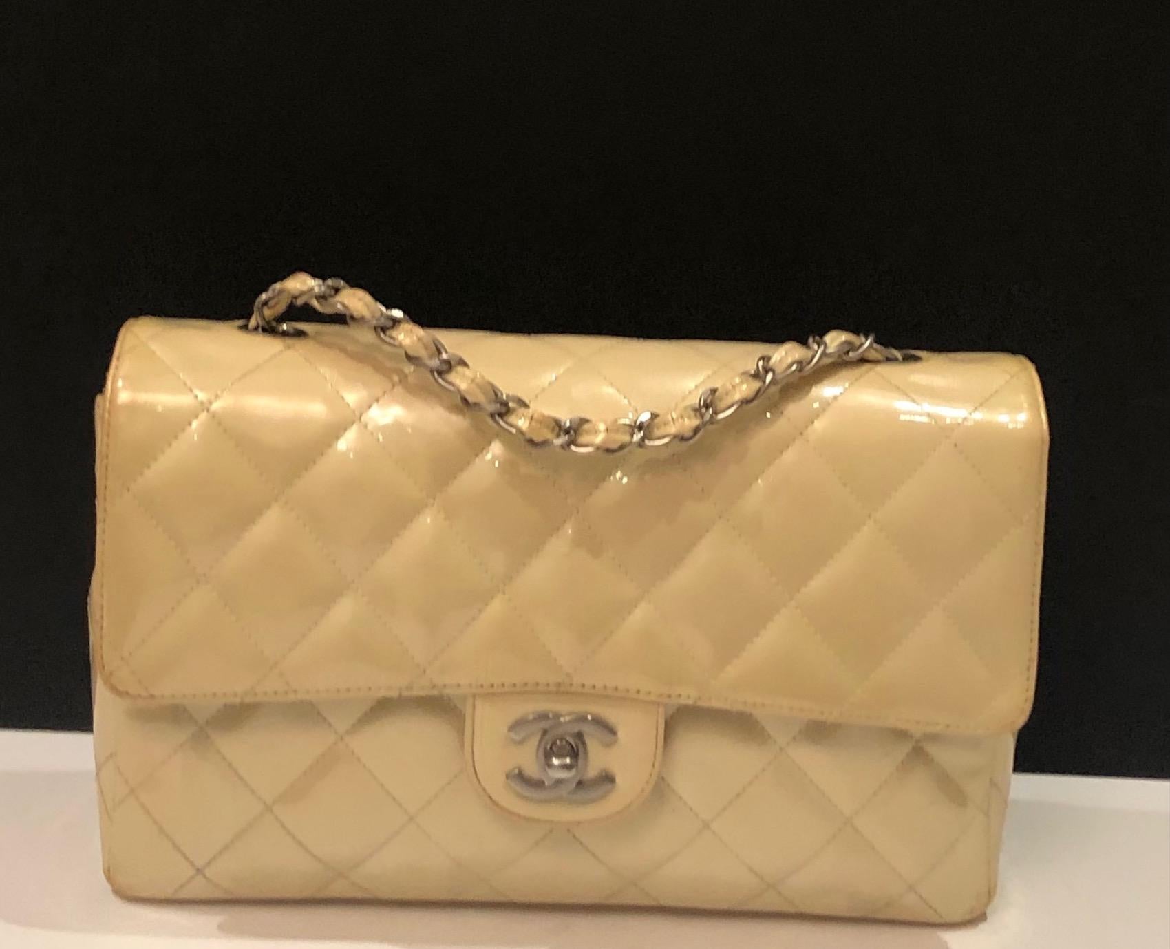 Beige CHANEL Timeless 2.55 Flap Bag Patent Leather Cream Circa 2000 For Sale
