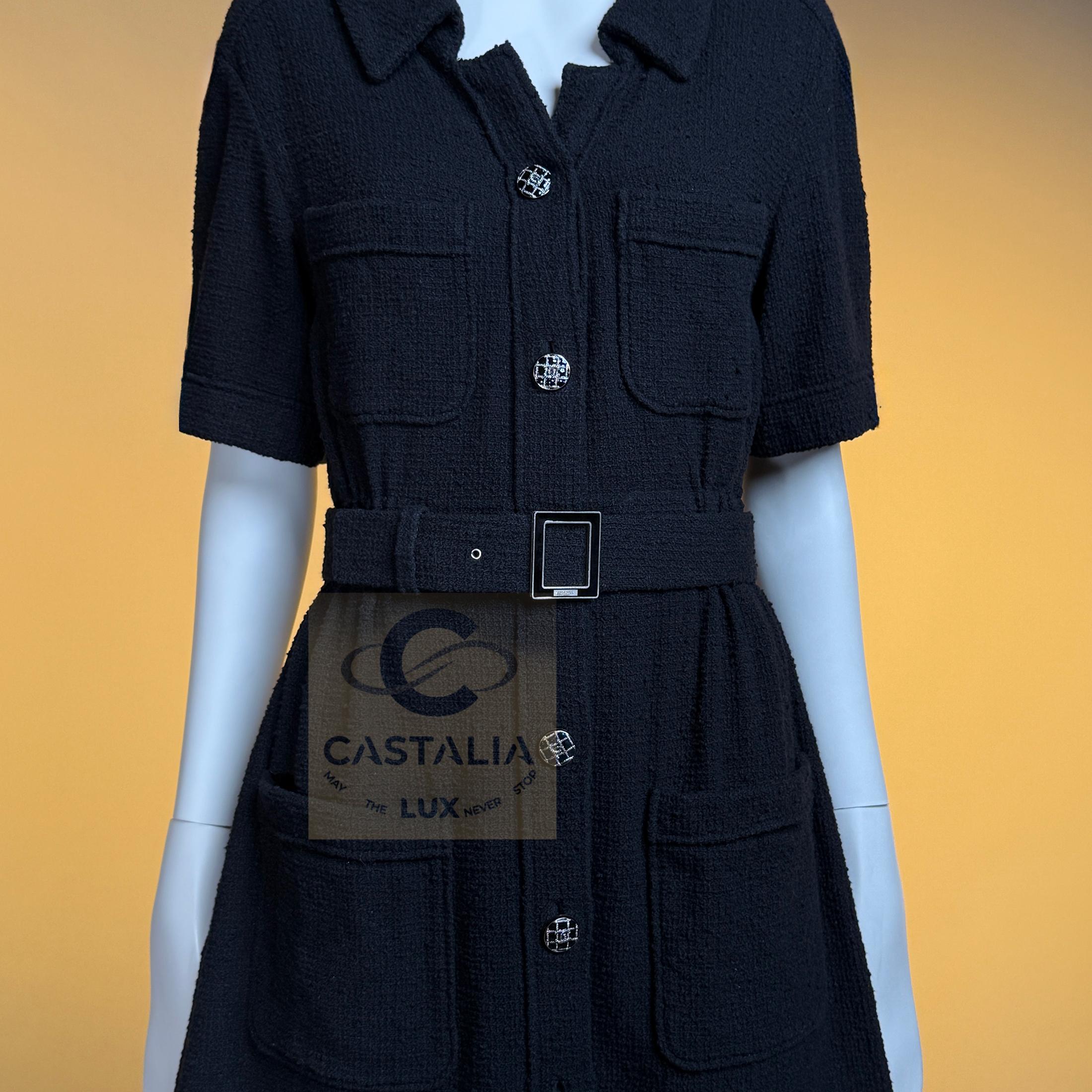 CHANEL Vestido intemporal de tweed negro con cinturón con logotipo 36 FR en venta 10