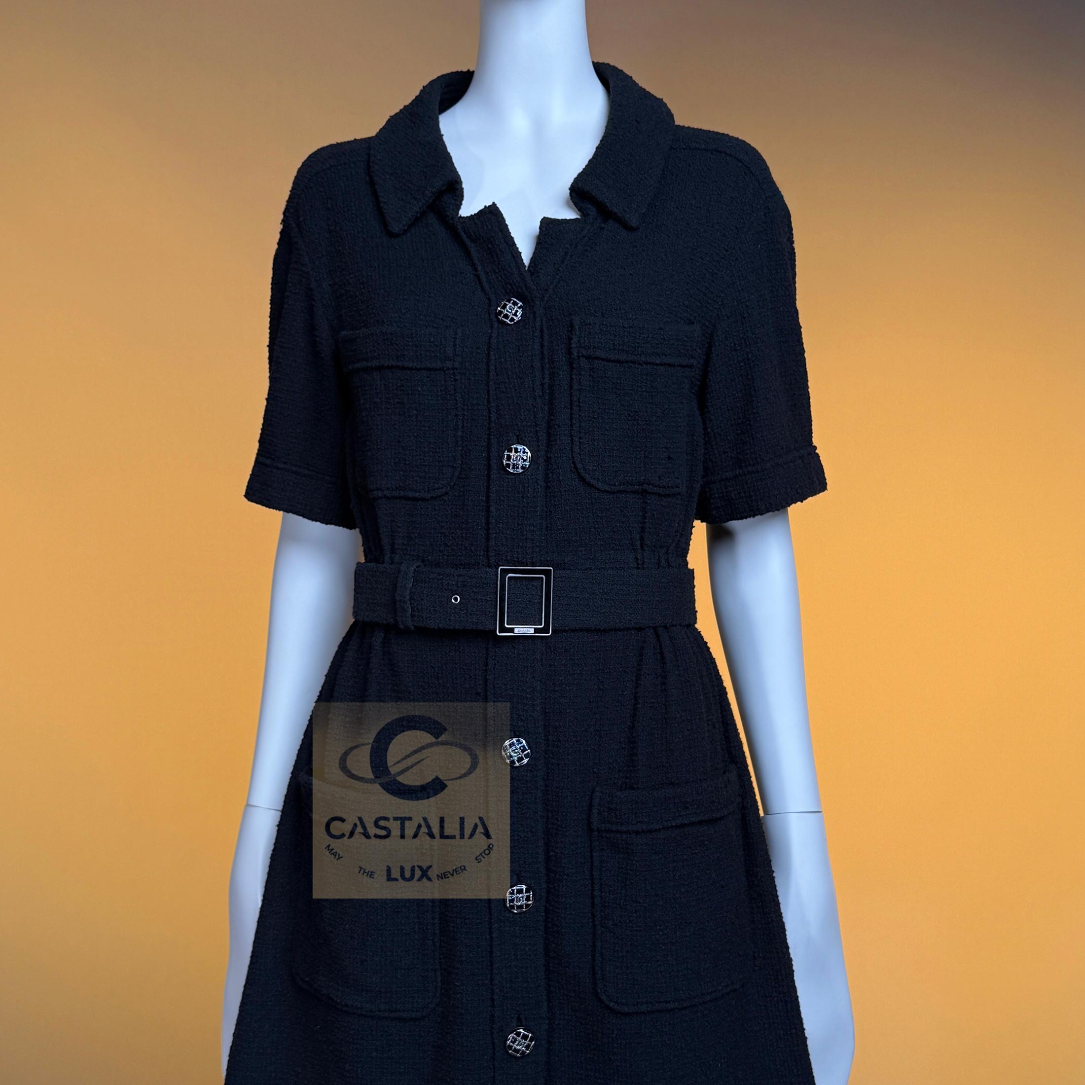 CHANEL Vestido intemporal de tweed negro con cinturón con logotipo 36 FR en venta 3