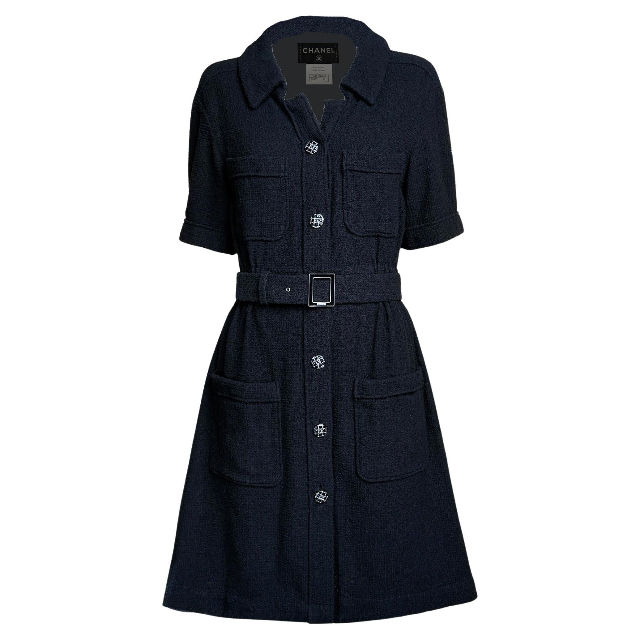 CHANEL Vestido intemporal de tweed negro con cinturón con logotipo 36 FR en venta