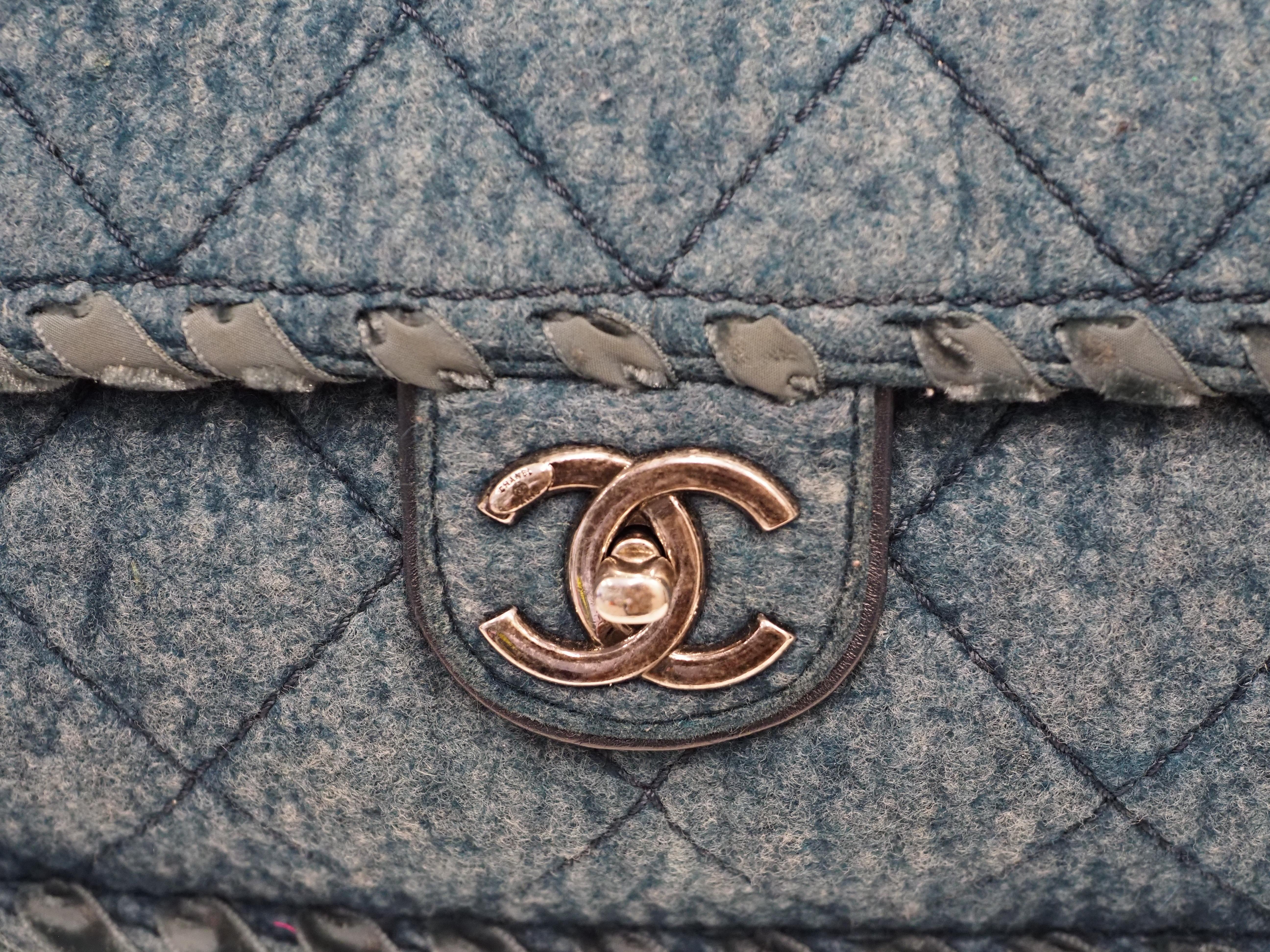 Chanel timeless blue fabric shoulder bag In Excellent Condition For Sale In Capri, IT