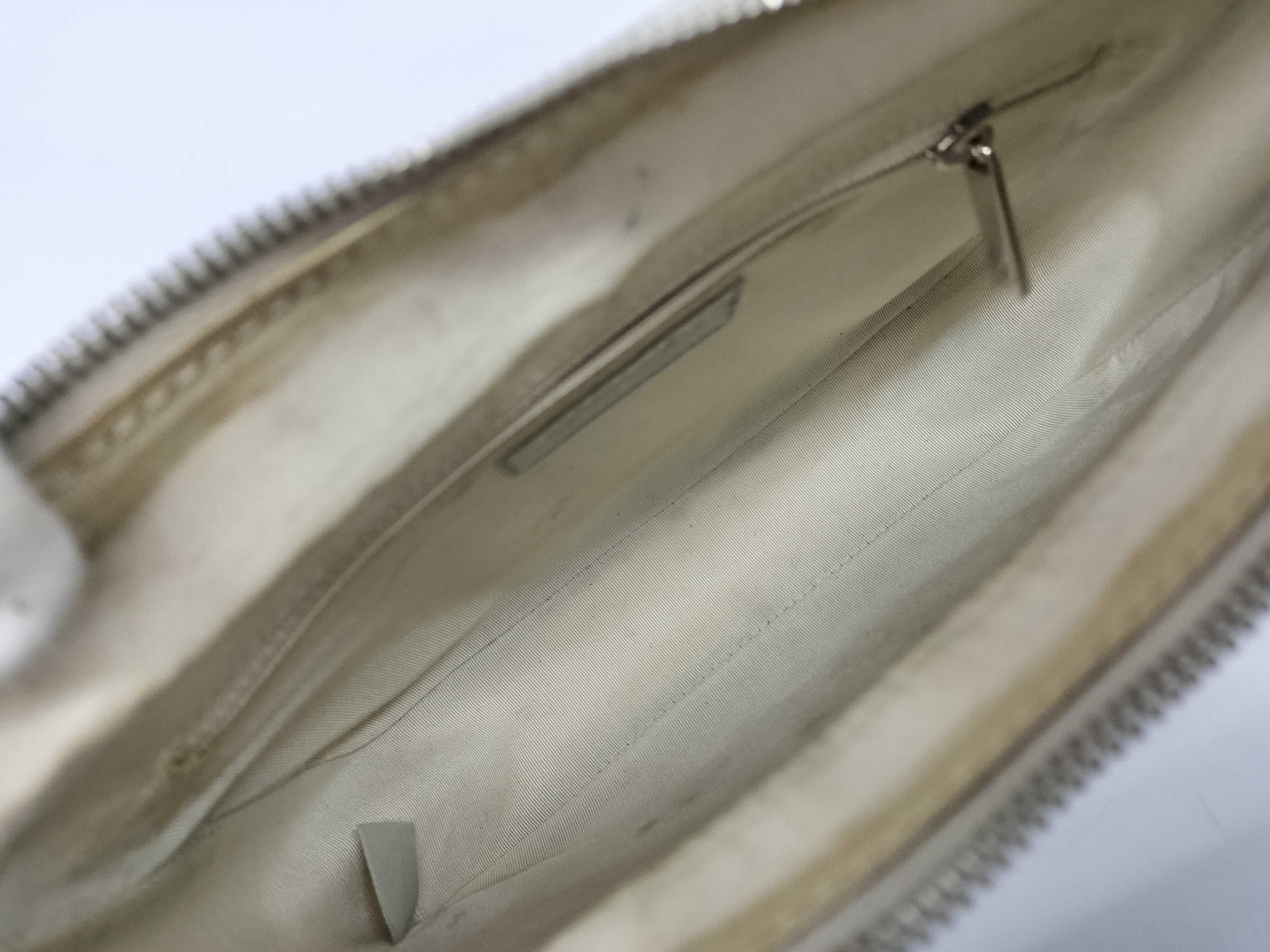 Chanel Timeless Kaviar Hobo Tasche in neutralem Perlenleder mit silberner Hardware im Angebot 3