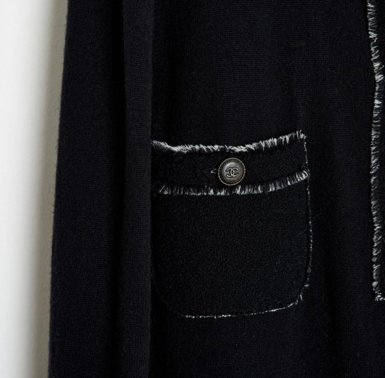 Women's or Men's Chanel Timeless CC Buttons Black Cashmere Dress 40 FR