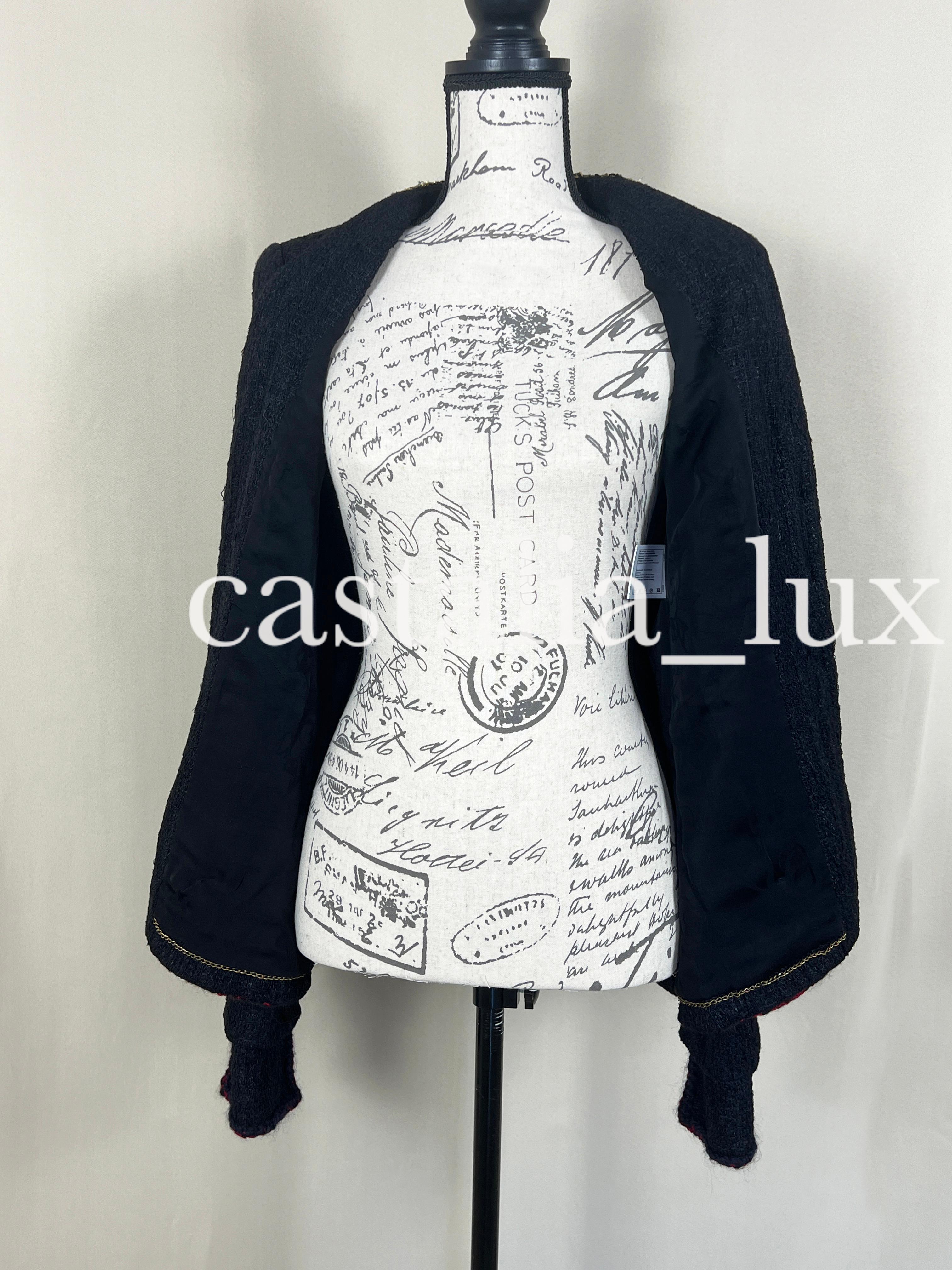 Chanel - Timeless - Veste en tweed noir à boutons CC en vente 7