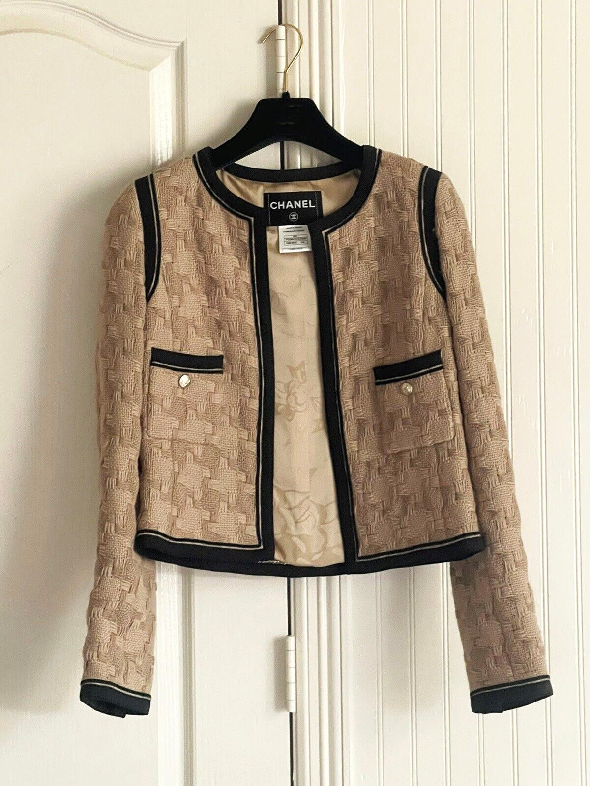 Women's or Men's Chanel Timeless CC Buttons Nude Beige Tweed Jacket