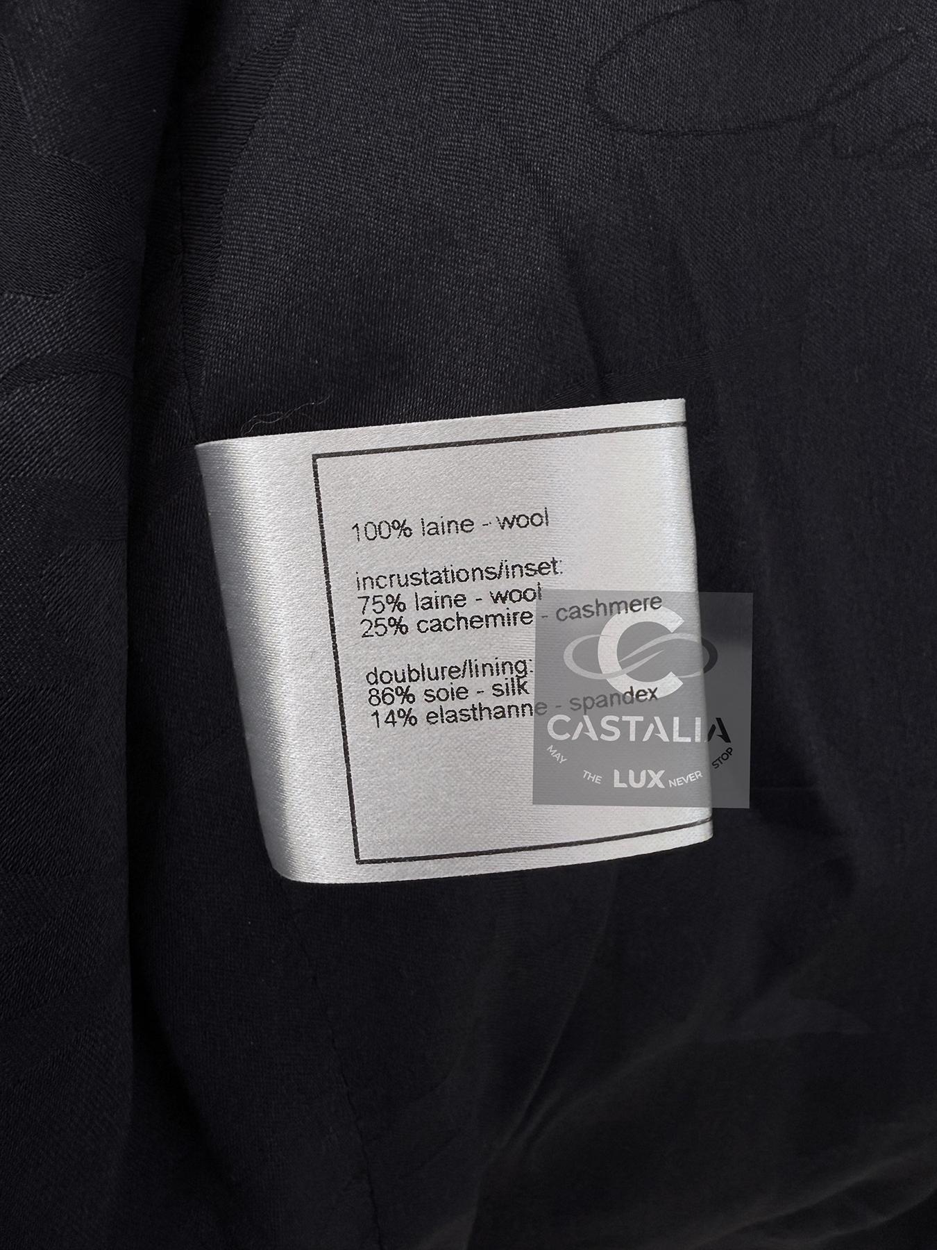 Chanel Timeless CC Gripoix Buttons Navy Tweed Jacket 38 FR For Sale 7
