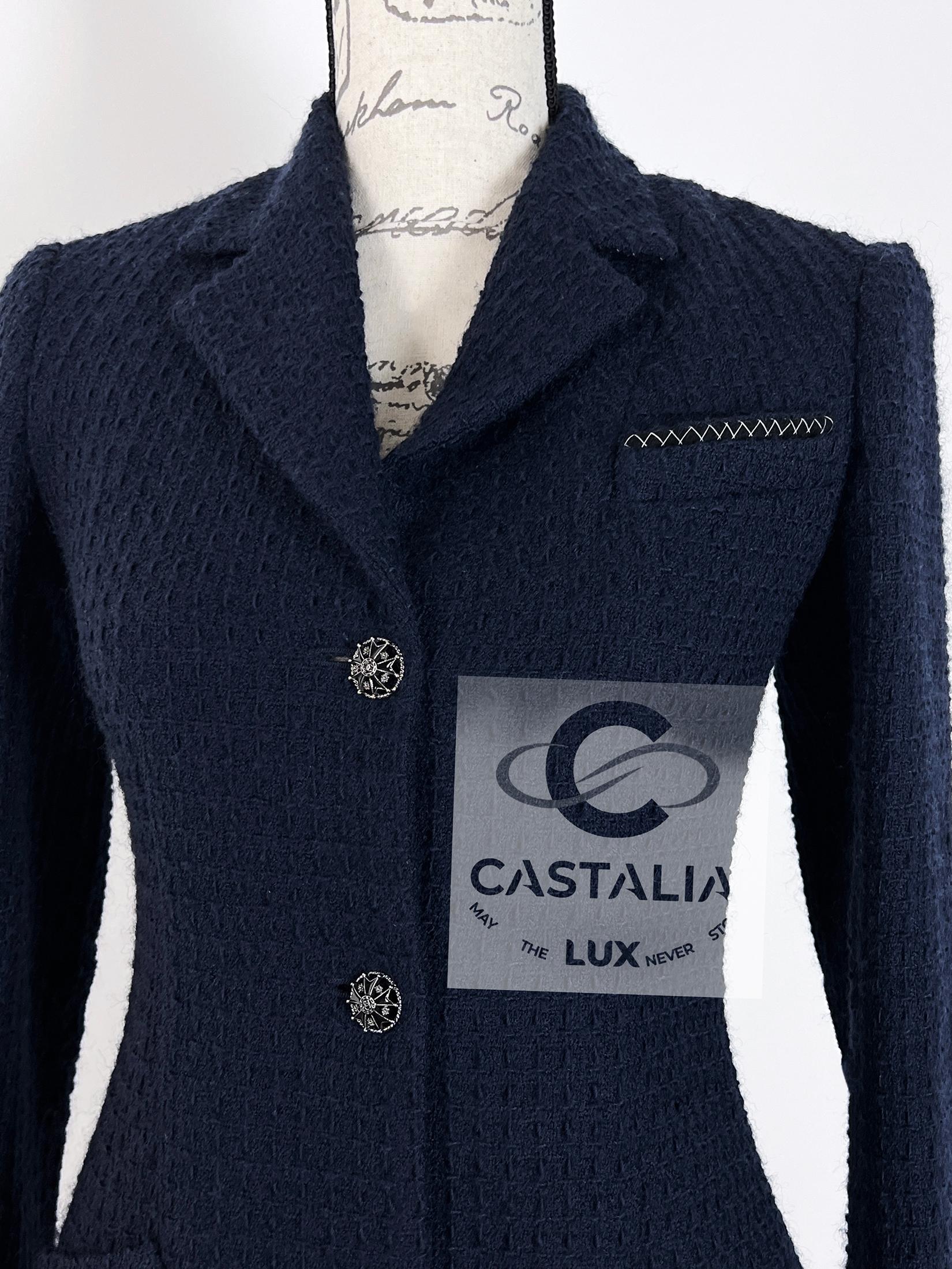 Chanel Timeless CC Gripoix Buttons Navy Tweed Jacket 38 FR For Sale 1