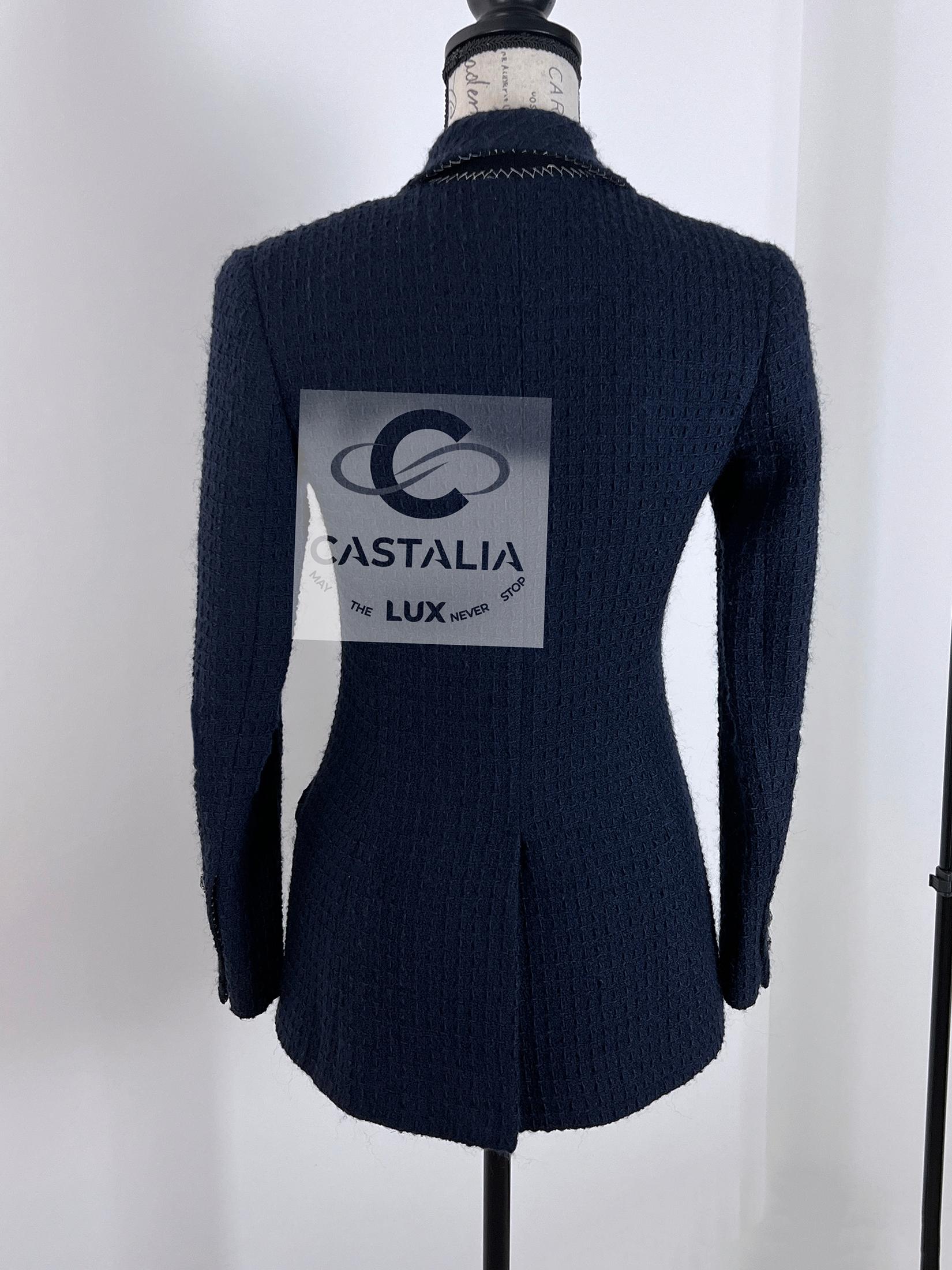 Chanel Timeless CC Gripoix Buttons Navy Tweed Jacket 38 FR For Sale 3
