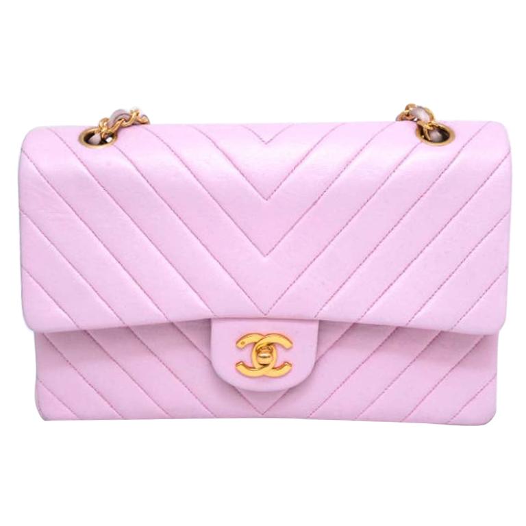 Chanel Timeless Chevron medium handbag in Baby Pink Leather and gold hardware