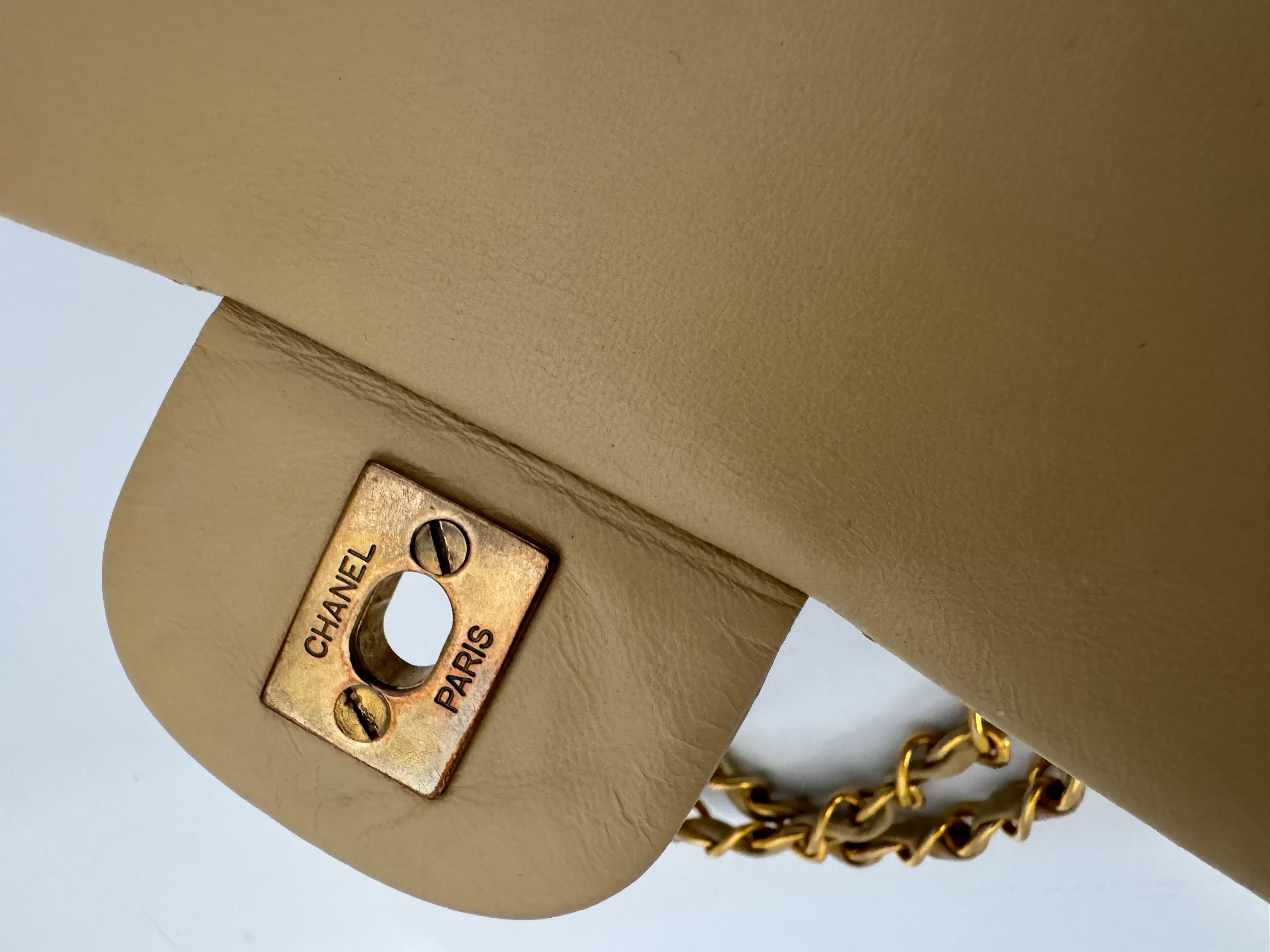 Chanel Timeless/Classic double Flap shoulder bag in beige , CC Logo, Vintage For Sale 3