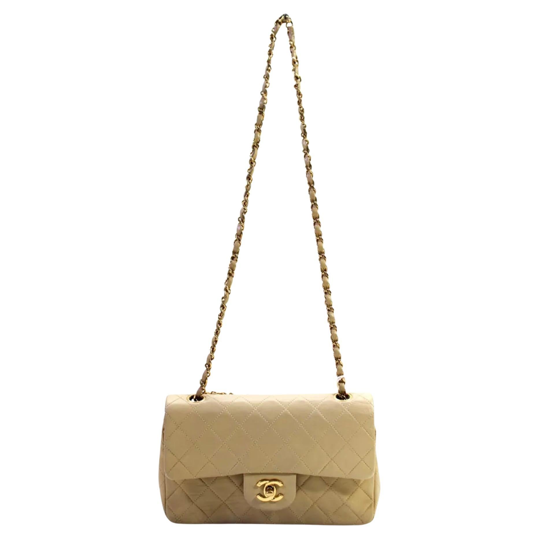 Chanel Timeless/Classic double Flap shoulder bag in beige , CC Logo, Vintage