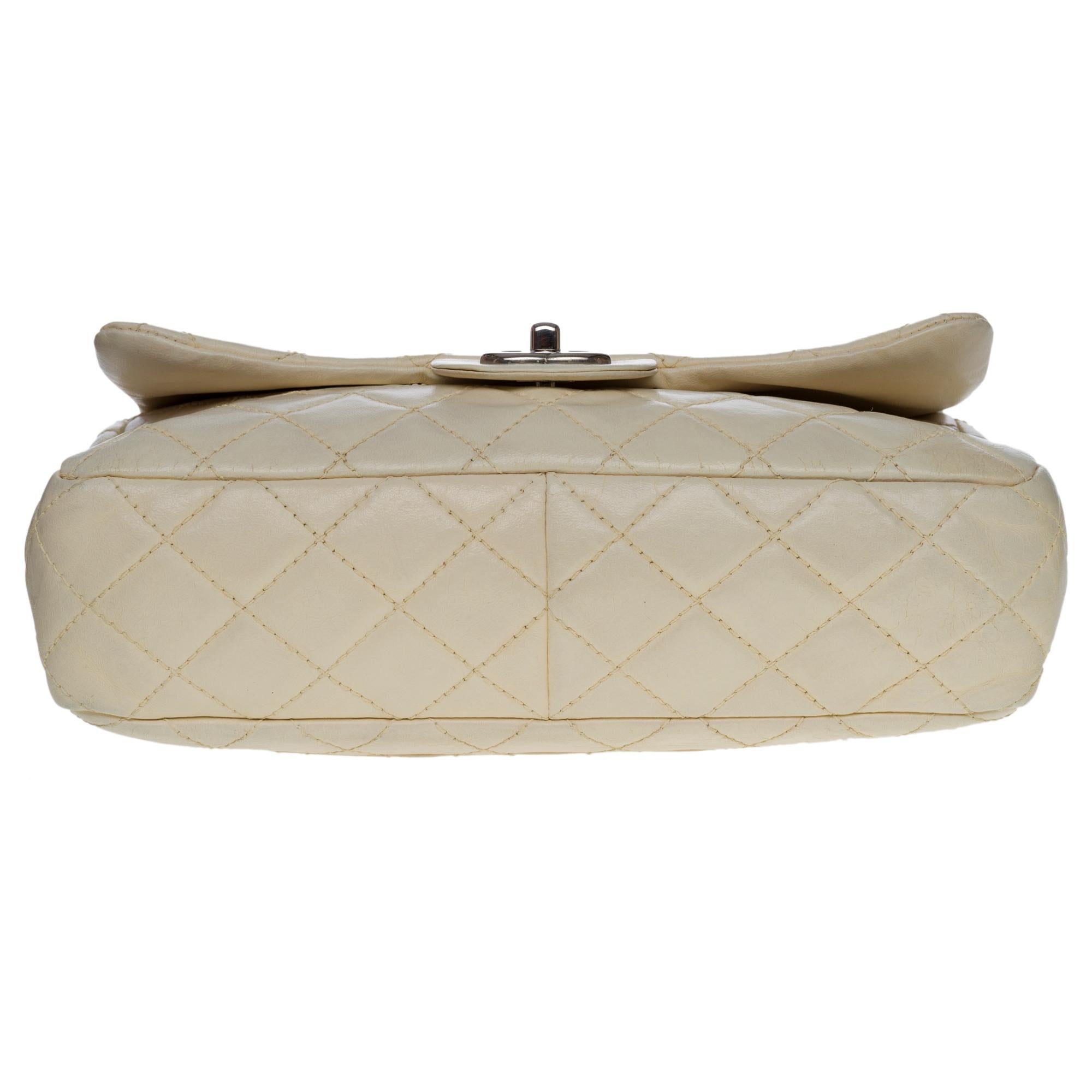 Chanel Timeless/Classic double Flap shoulder bag in Beige quilted lambskin, SHW 1