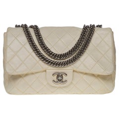 Chanel Timeless/Classic double Flap shoulder bag in Beige quilted lambskin, SHW