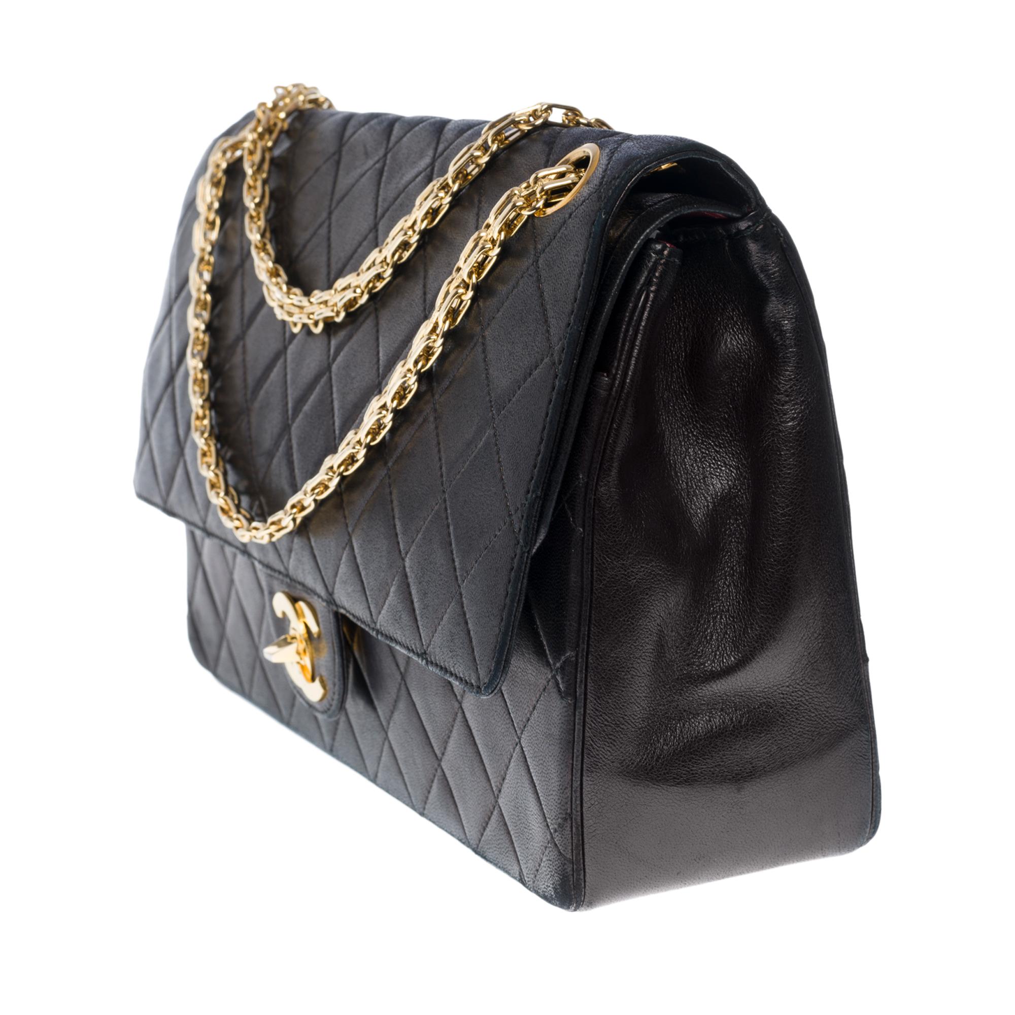 Black Chanel Timeless/Classic double Flap shoulder bag in black quilted lambskin, GHW
