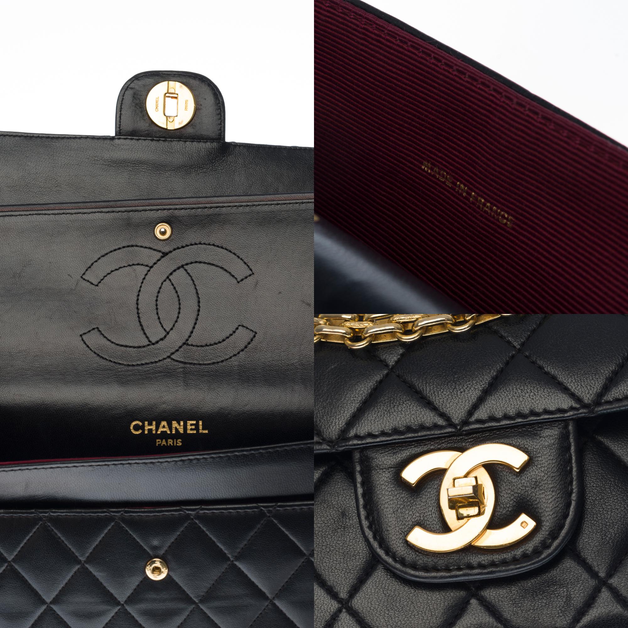 Chanel Timeless/Classic double Flap shoulder bag in black quilted lambskin, GHW In Good Condition In Paris, IDF