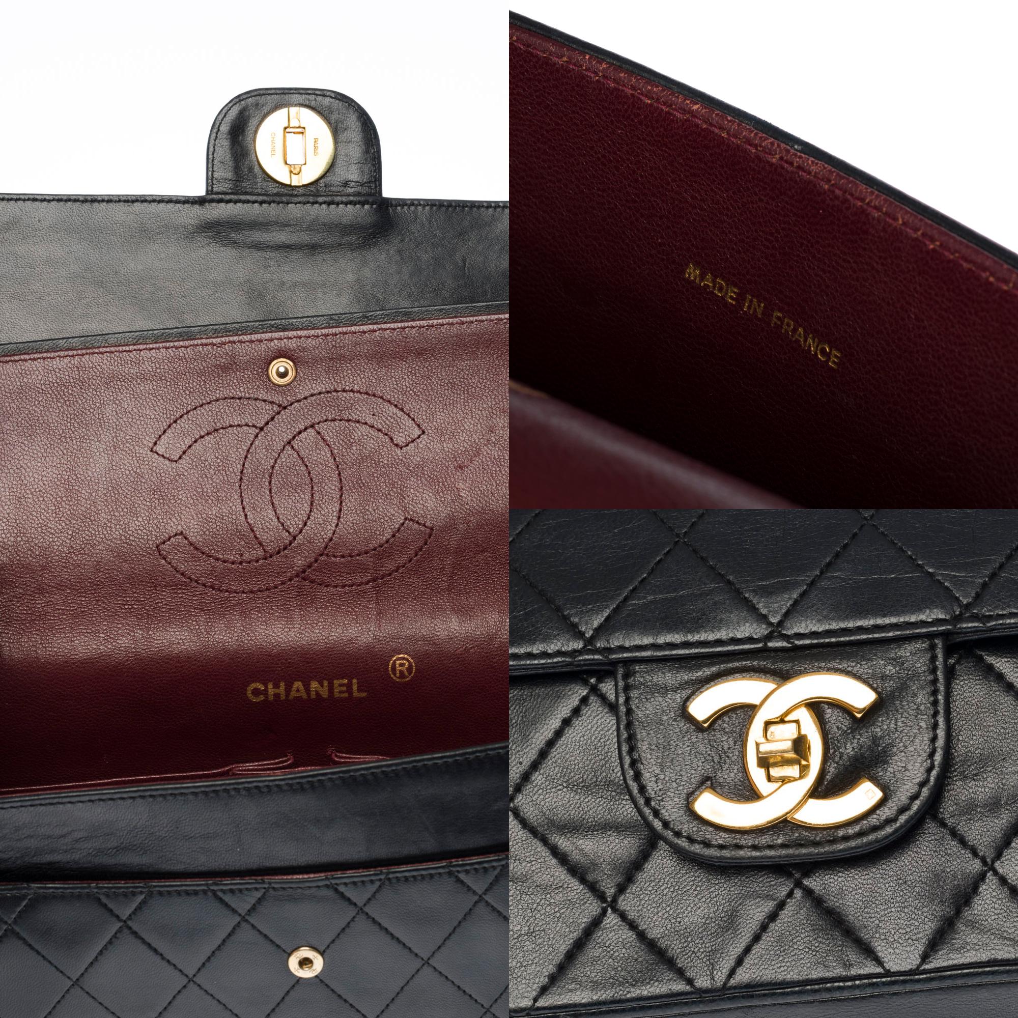Chanel Timeless/Classic double Flap shoulder bag in black quilted lambskin, GHW In Good Condition In Paris, IDF