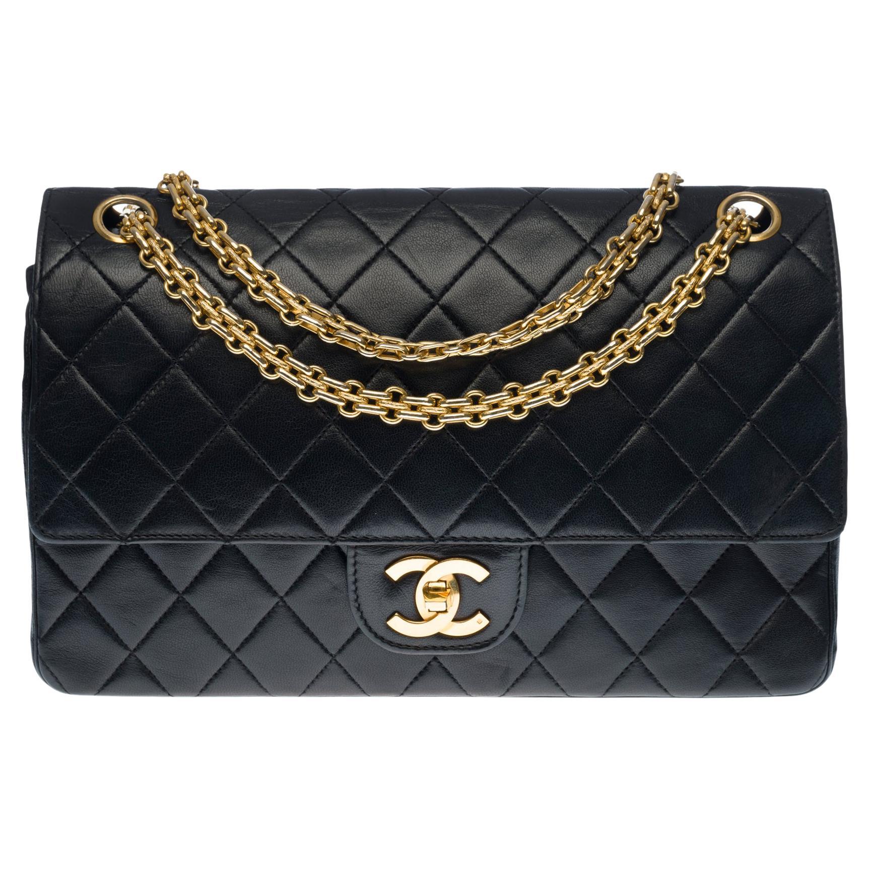 Chanel Timeless 23 cm double flap shoulder bag in beige quilted