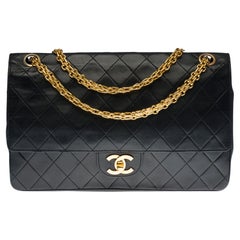 Chanel Timeless/Classic double Flap shoulder bag in black quilted lambskin, GHW