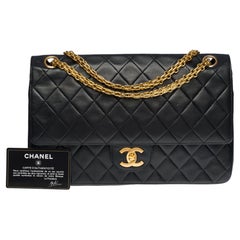 Chanel Timeless/Classic double flap shoulder bag in black quilted lambskin, GHW