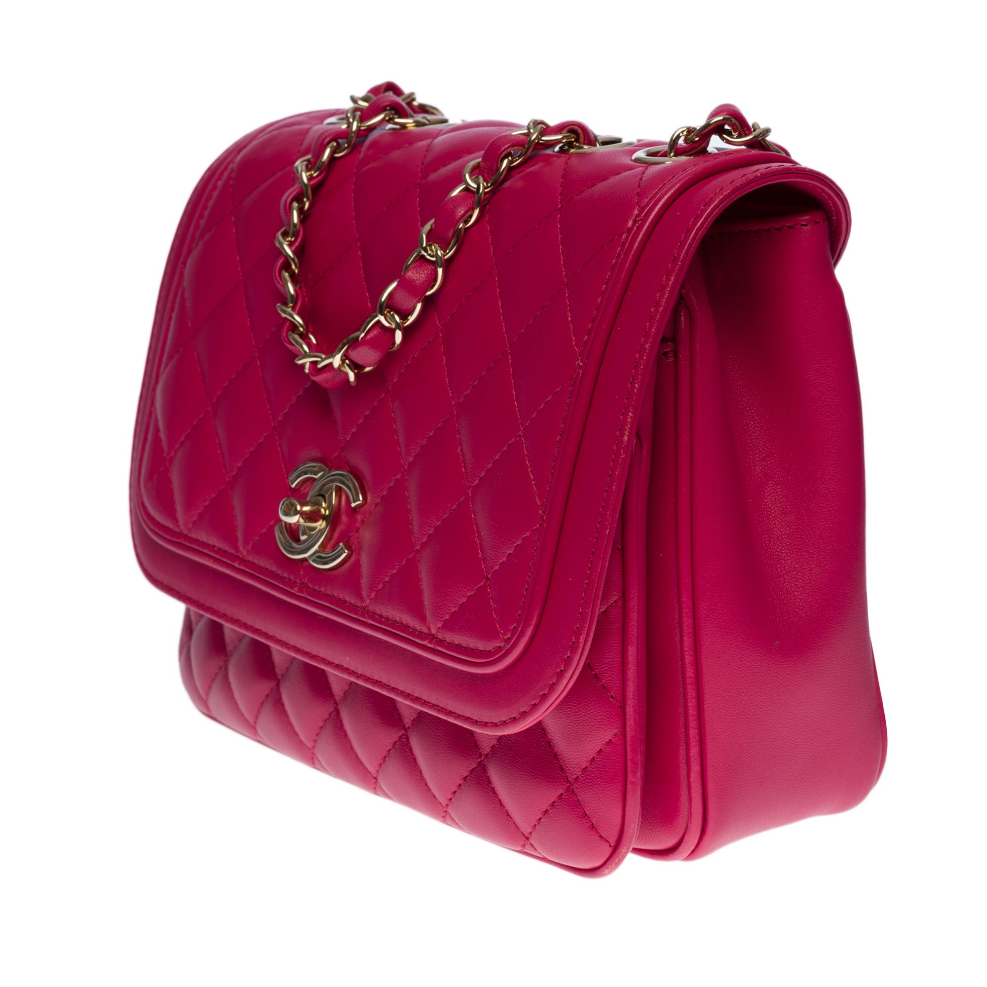 Pink Chanel Timeless/Classic double flap shoulder bag in pink quilted lambskin, CHW