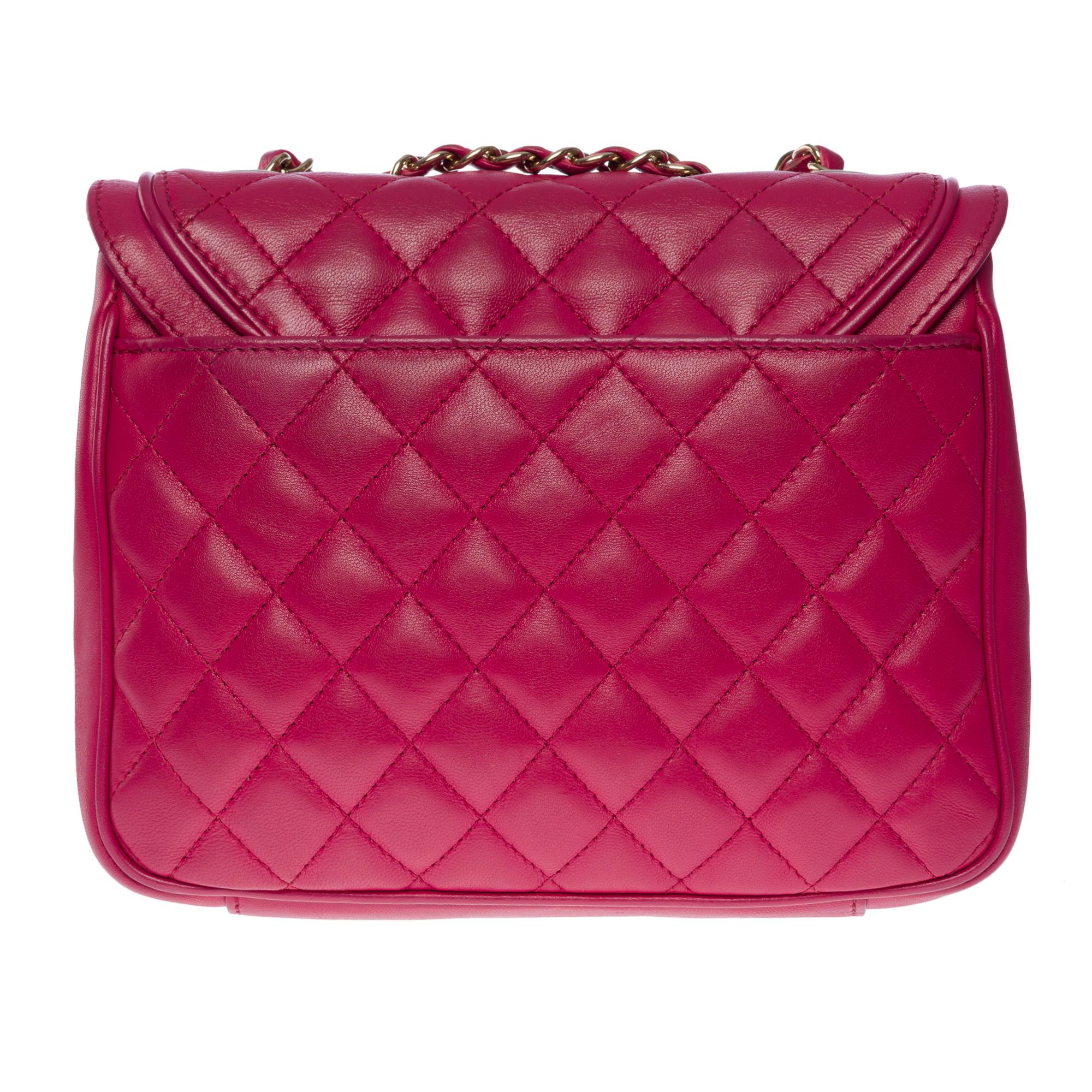 Chanel Timeless/Classic double flap shoulder bag in pink quilted lambskin, CHW In Excellent Condition In Paris, IDF