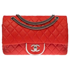 Chanel Timeless/Classic double flap shoulder bag in red quilted lambskin, SHW