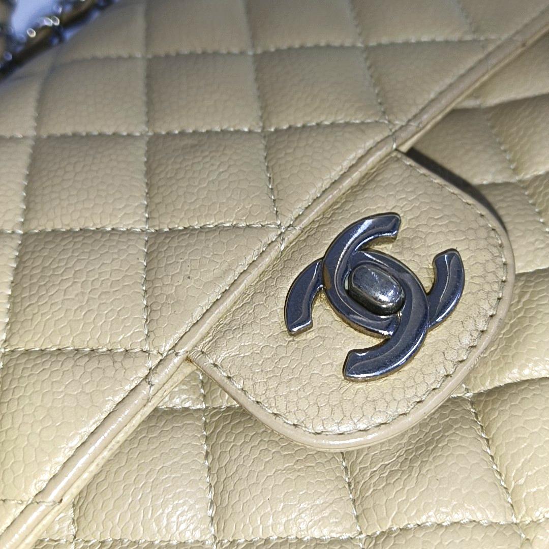 Chanel Timeless Classic Flap Beige Caviar Leather Silver Hardware, 2005-2006 For Sale 6