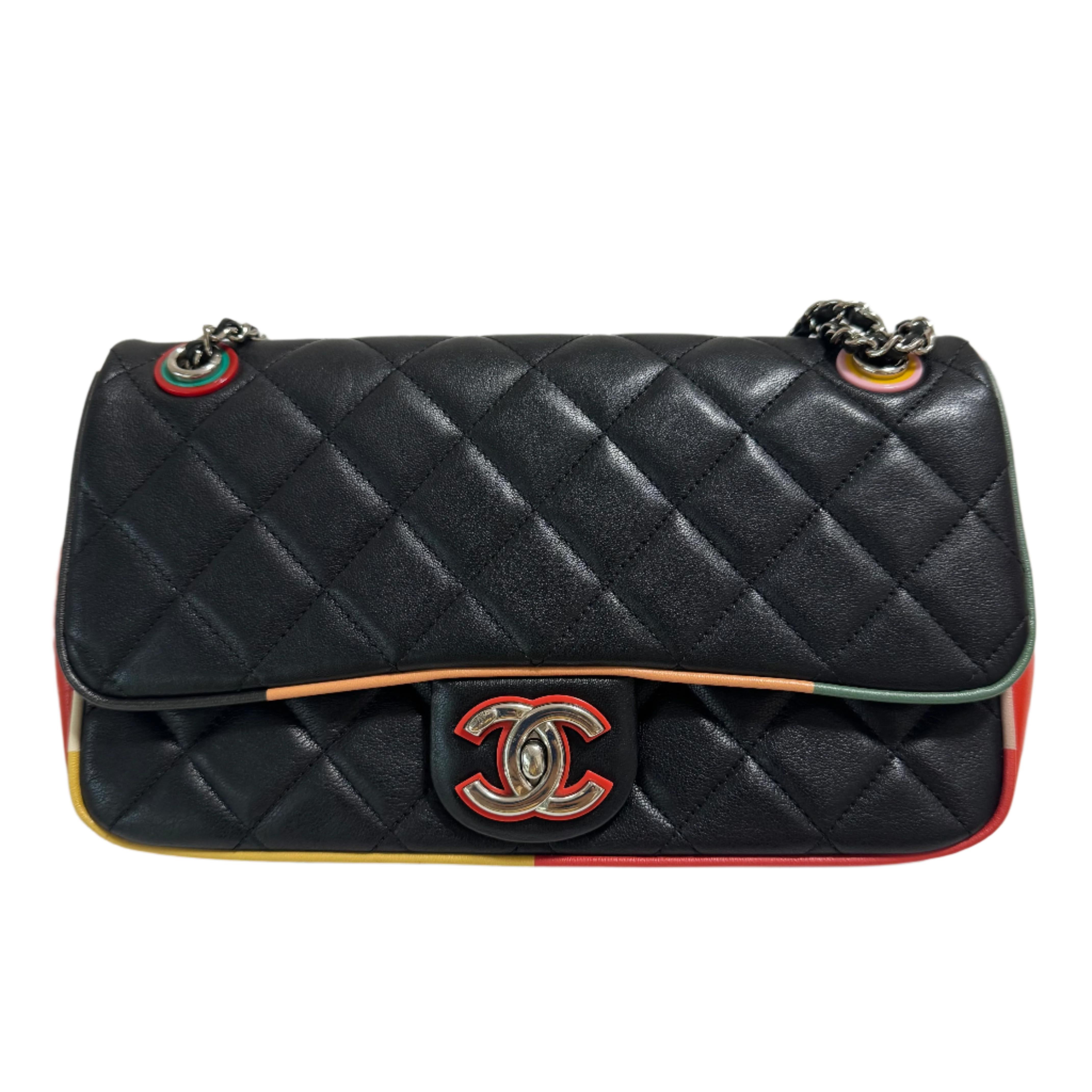 Chanel Timeless Classic Flap Lammfell Plexiglas Gesteppt Medium Cuba Farbe Schwarz im Angebot 1