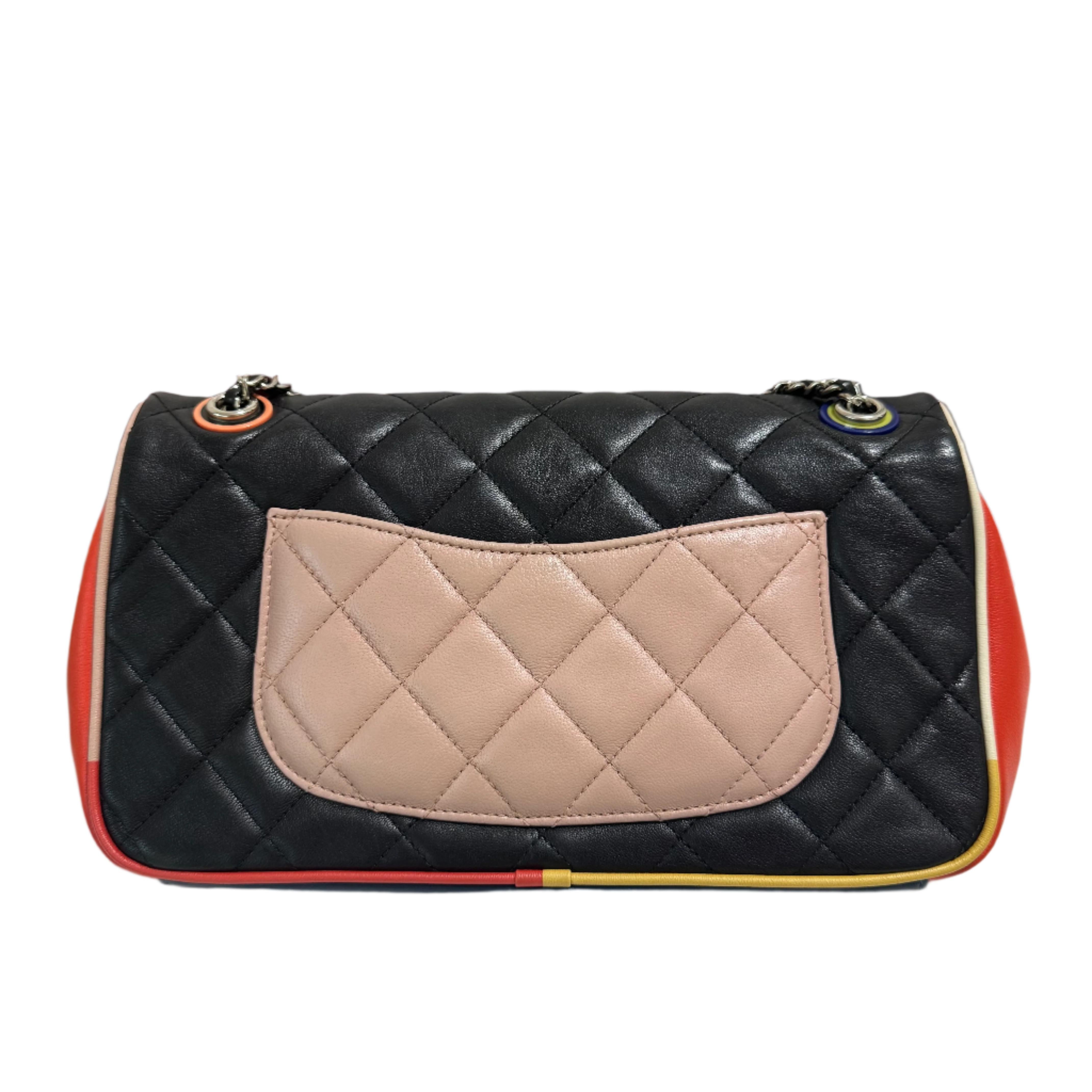 Chanel Timeless Classic Flap Lammfell Plexiglas Gesteppt Medium Cuba Farbe Schwarz im Angebot 2