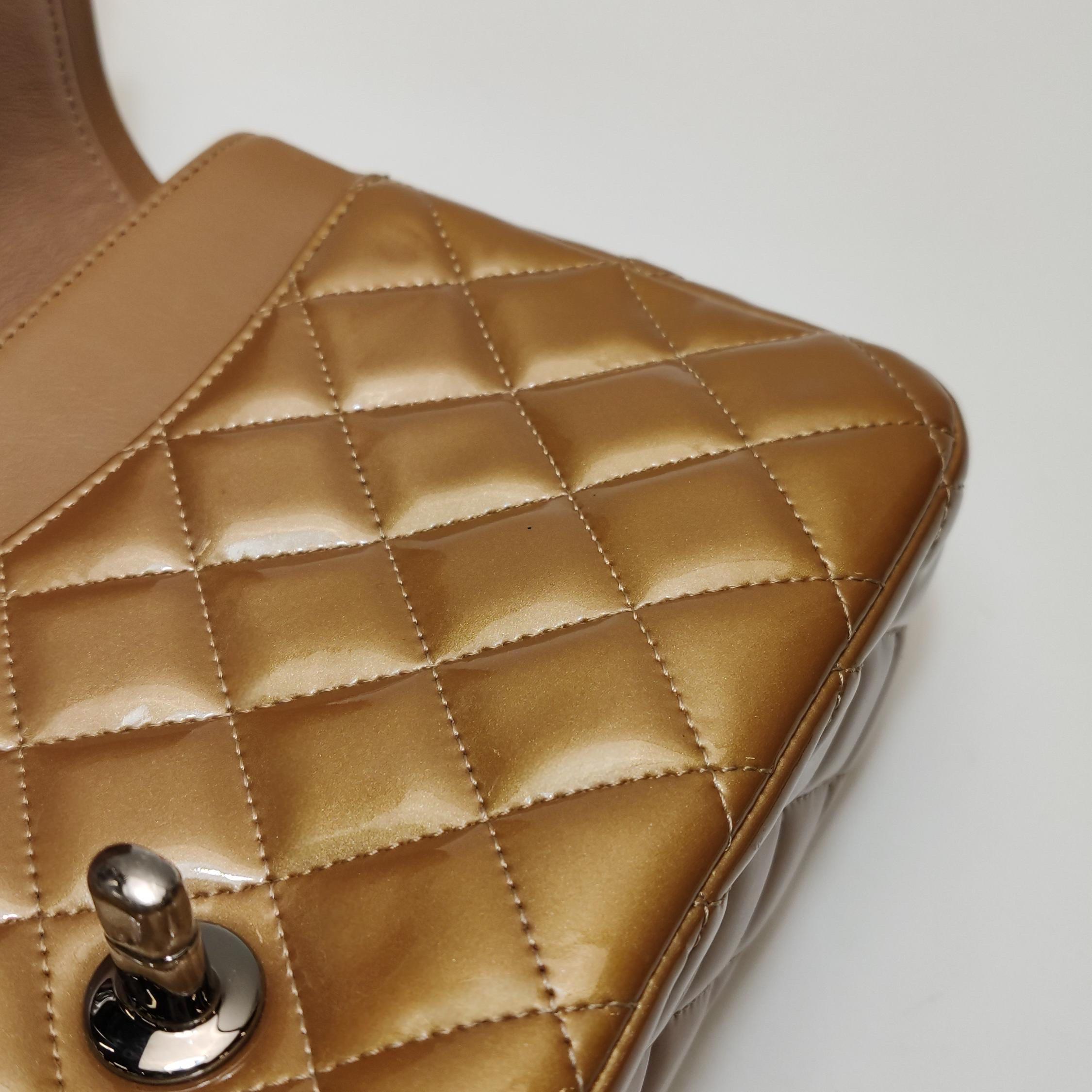 Chanel Timeless Classic Flap Medium Beige Gold Patent Leather Silver Hardware For Sale 11