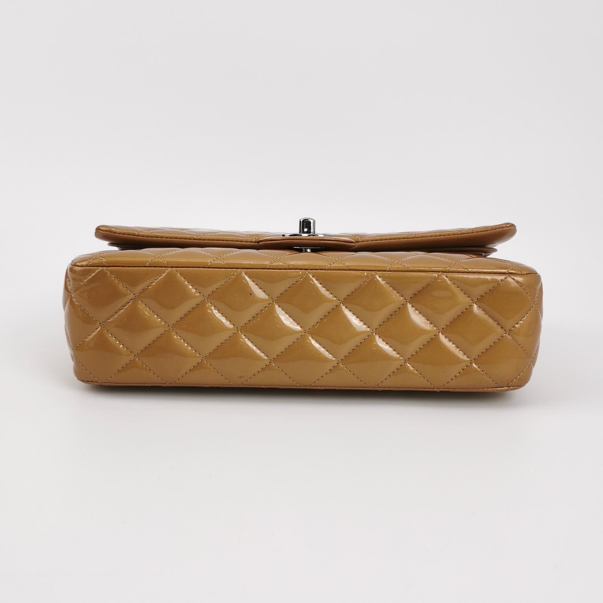 Chanel Timeless Classic Flap Medium Beige Gold Patent Leather Silver Hardware For Sale 3