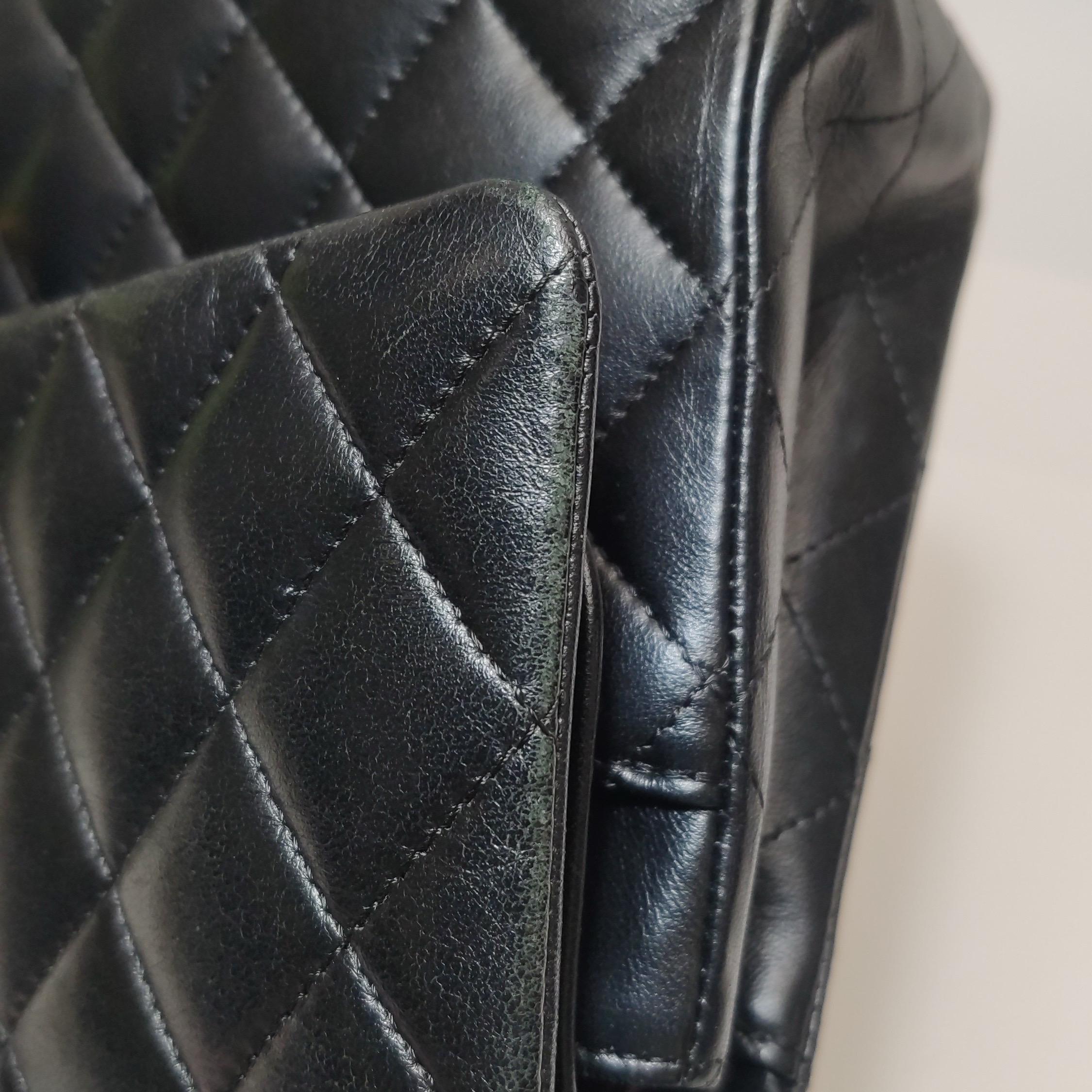 Chanel Timeless Classic Flap Medium Piel de cordero negra Herrajes dorados 2019 en venta 5