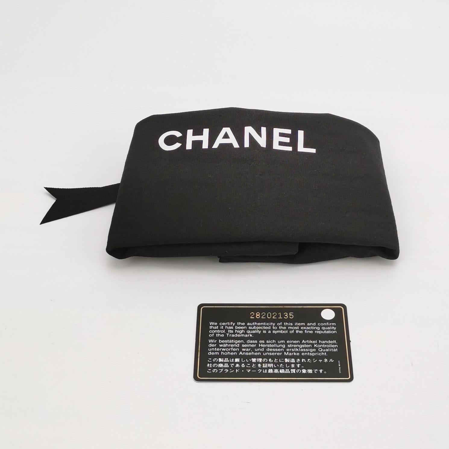 Chanel Timeless Classic Flap Medium Piel de cordero negra Herrajes dorados 2019 en venta 7
