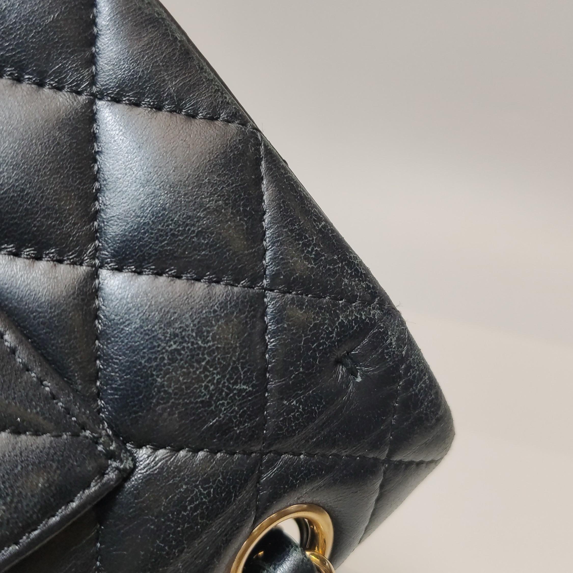 Chanel Timeless Classic Flap Medium Piel de cordero negra Herrajes dorados 2019 en venta 8